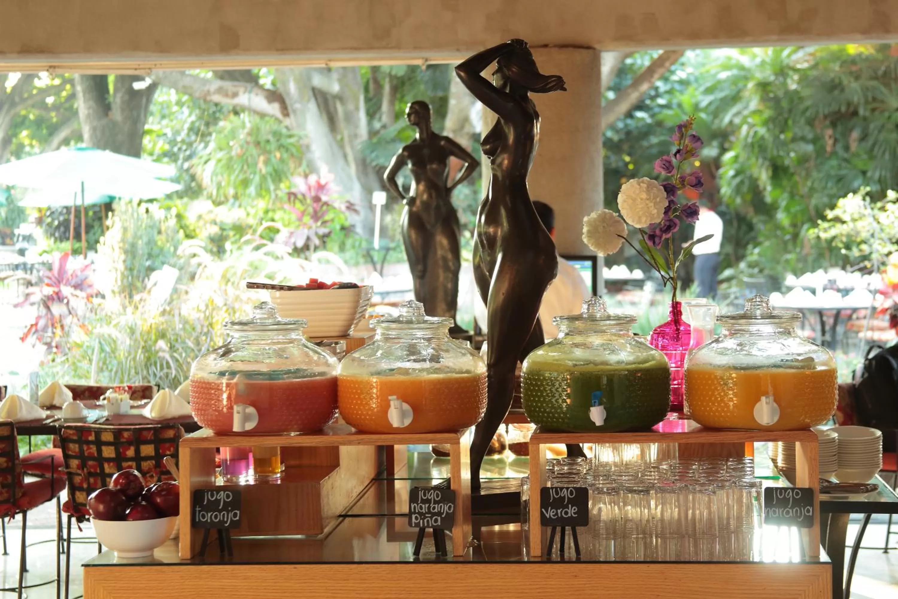 Restaurant/places to eat in Hosteria Las Quintas Hotel Restaurante Bar