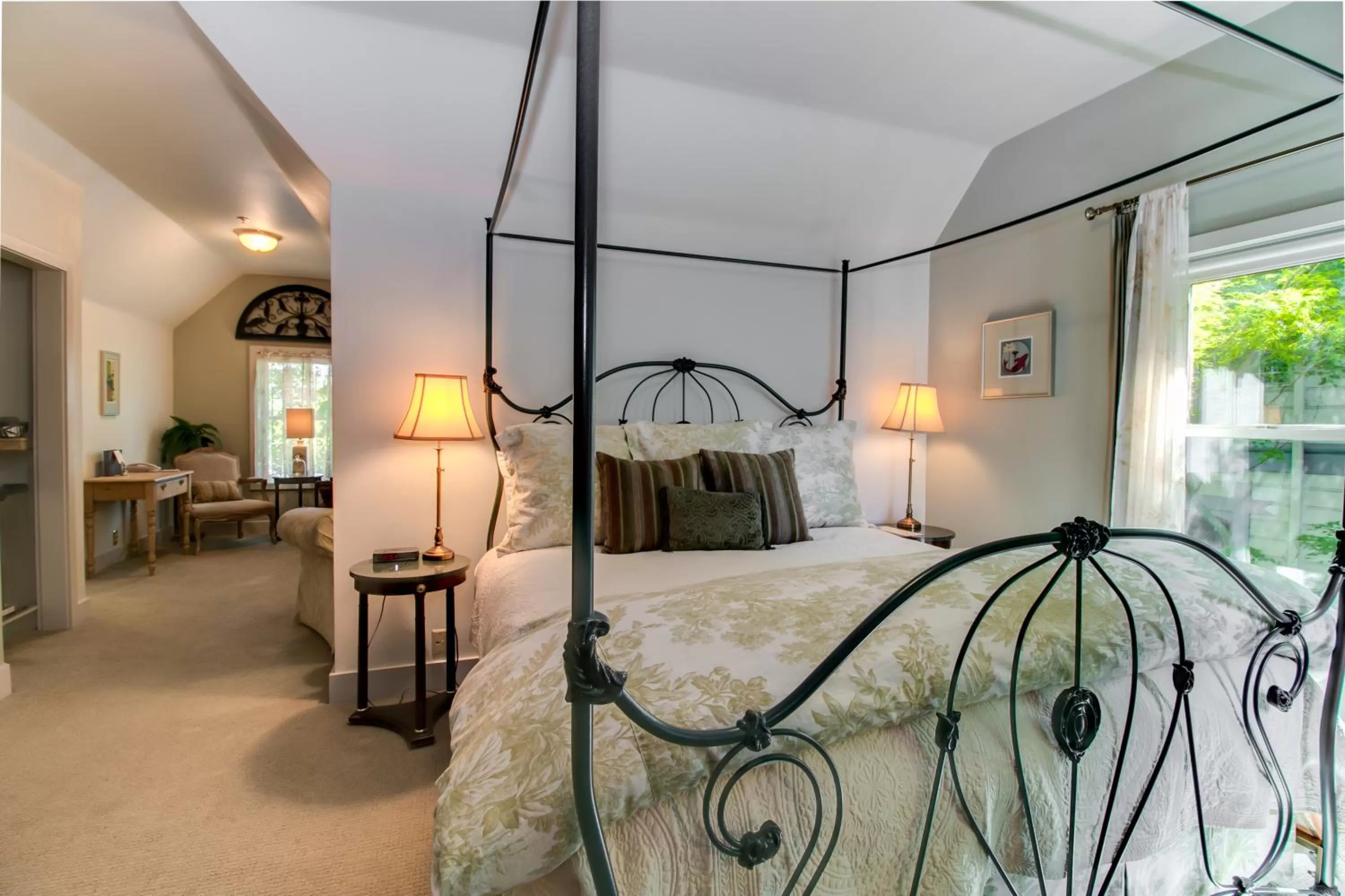 Bed in Winchester Inn