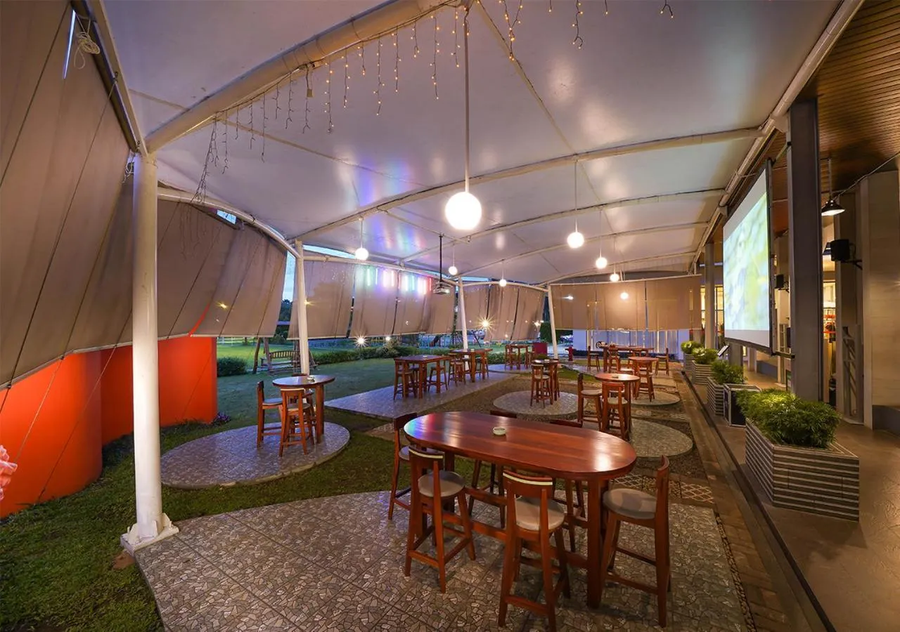 Patio in HARRIS Hotel Sentul City Bogor