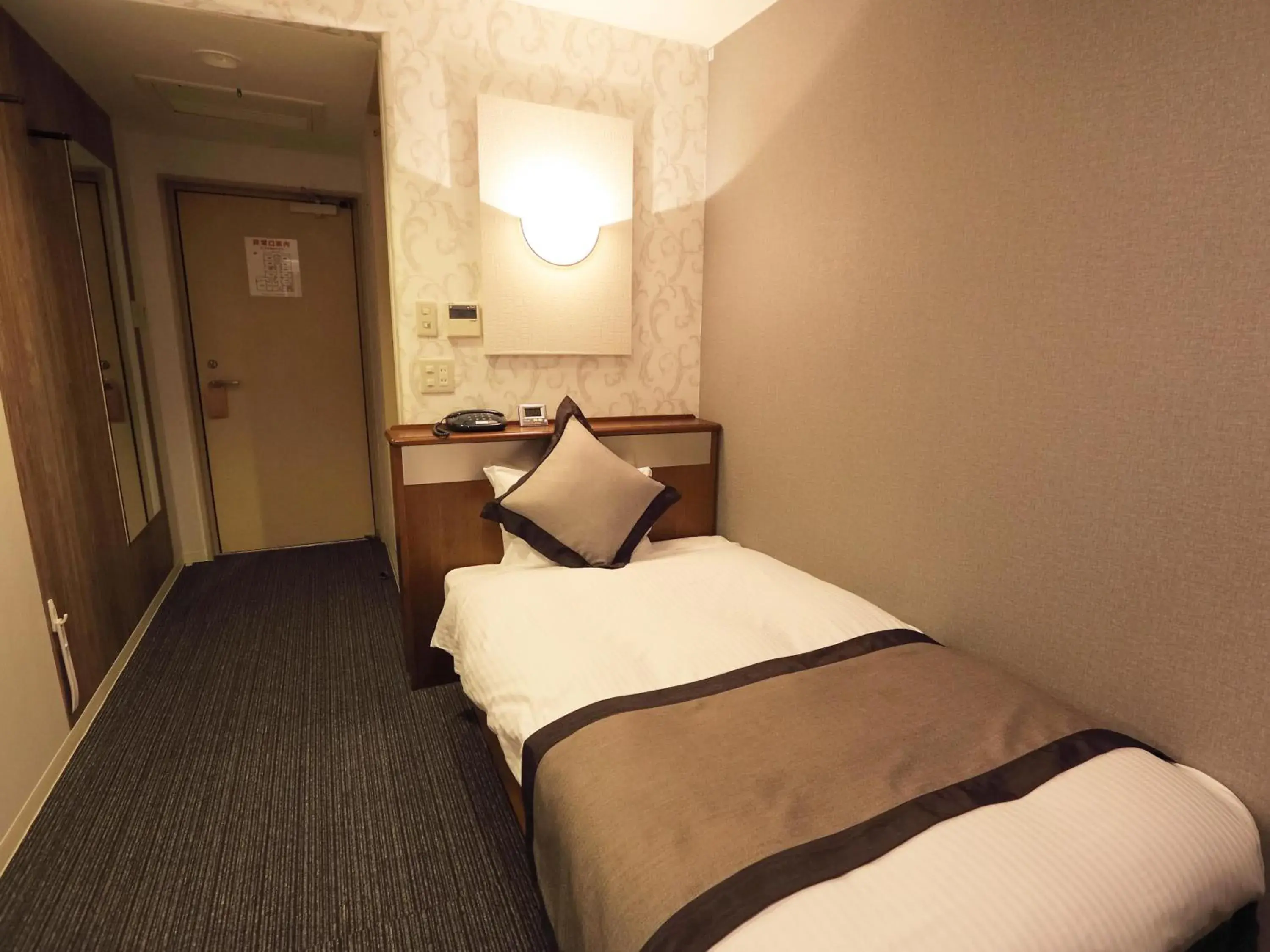 Semi Double Room - Non-Smoking in Hotel Areaone Kochi Semi Double Room - Non-Smoking in Hotel Areaone Kochi