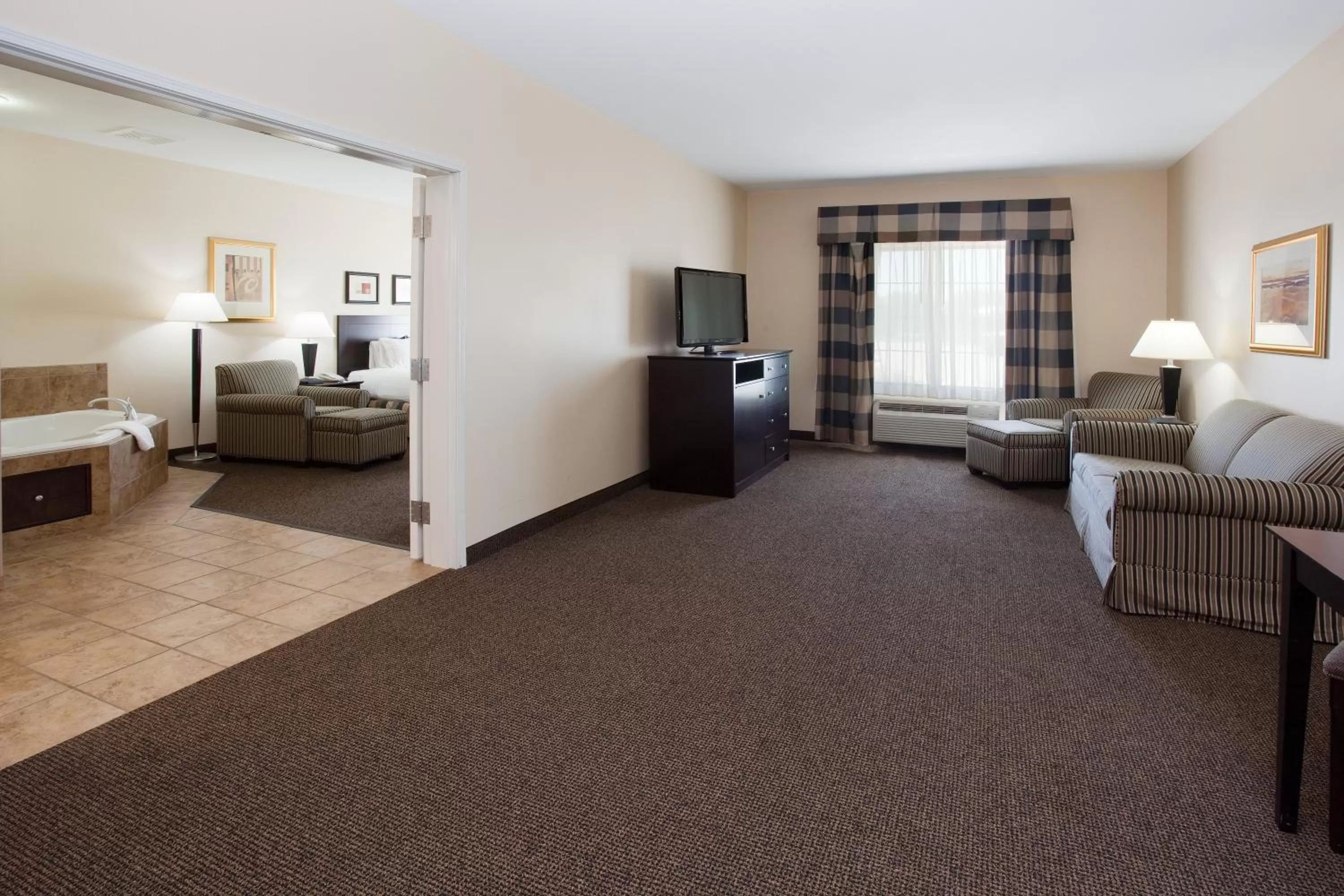 Photo of the whole room, Bed in Holiday Inn Express Hotel & Suites Fort Collins by IHG