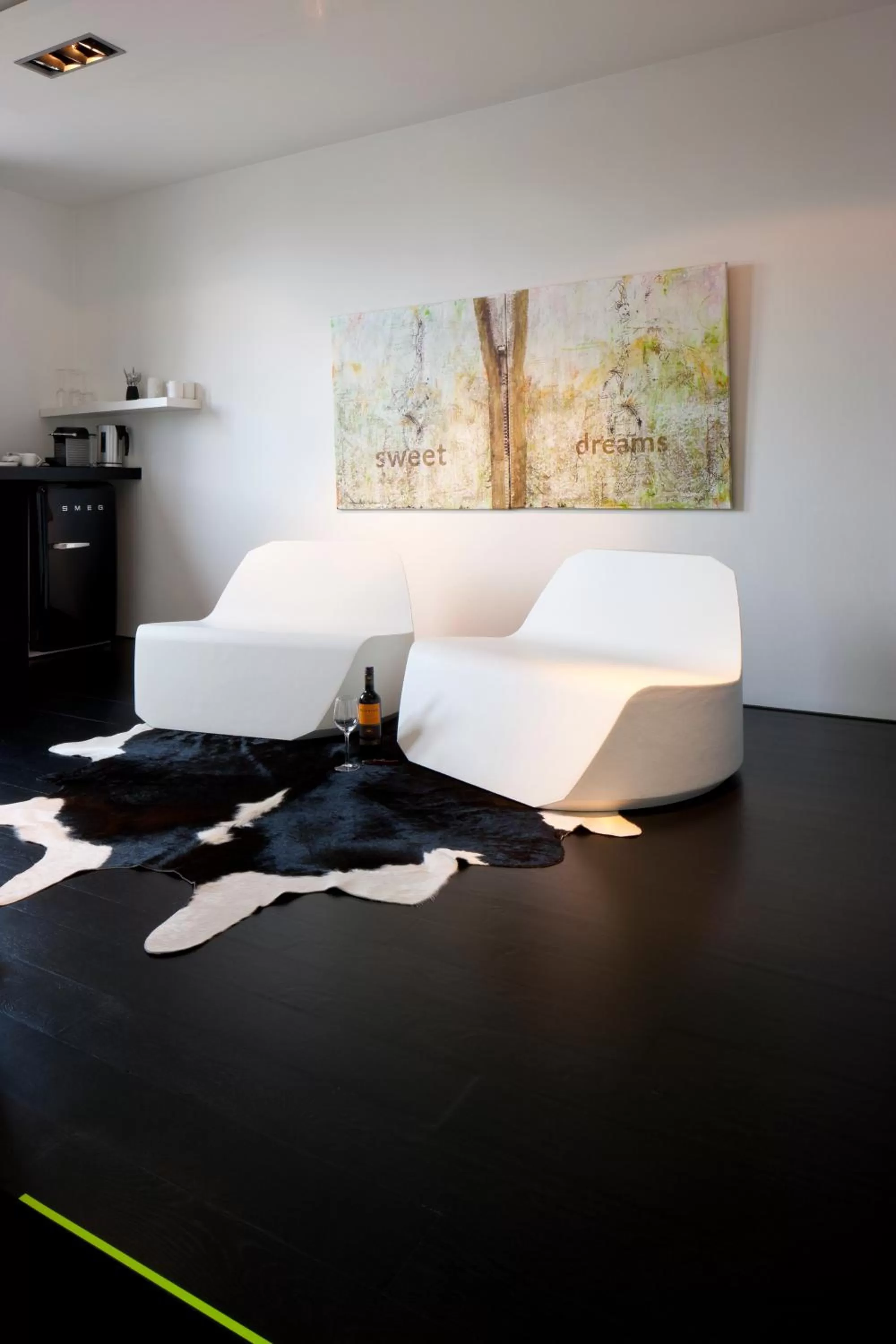 Seating area in B&B Suites FEEK