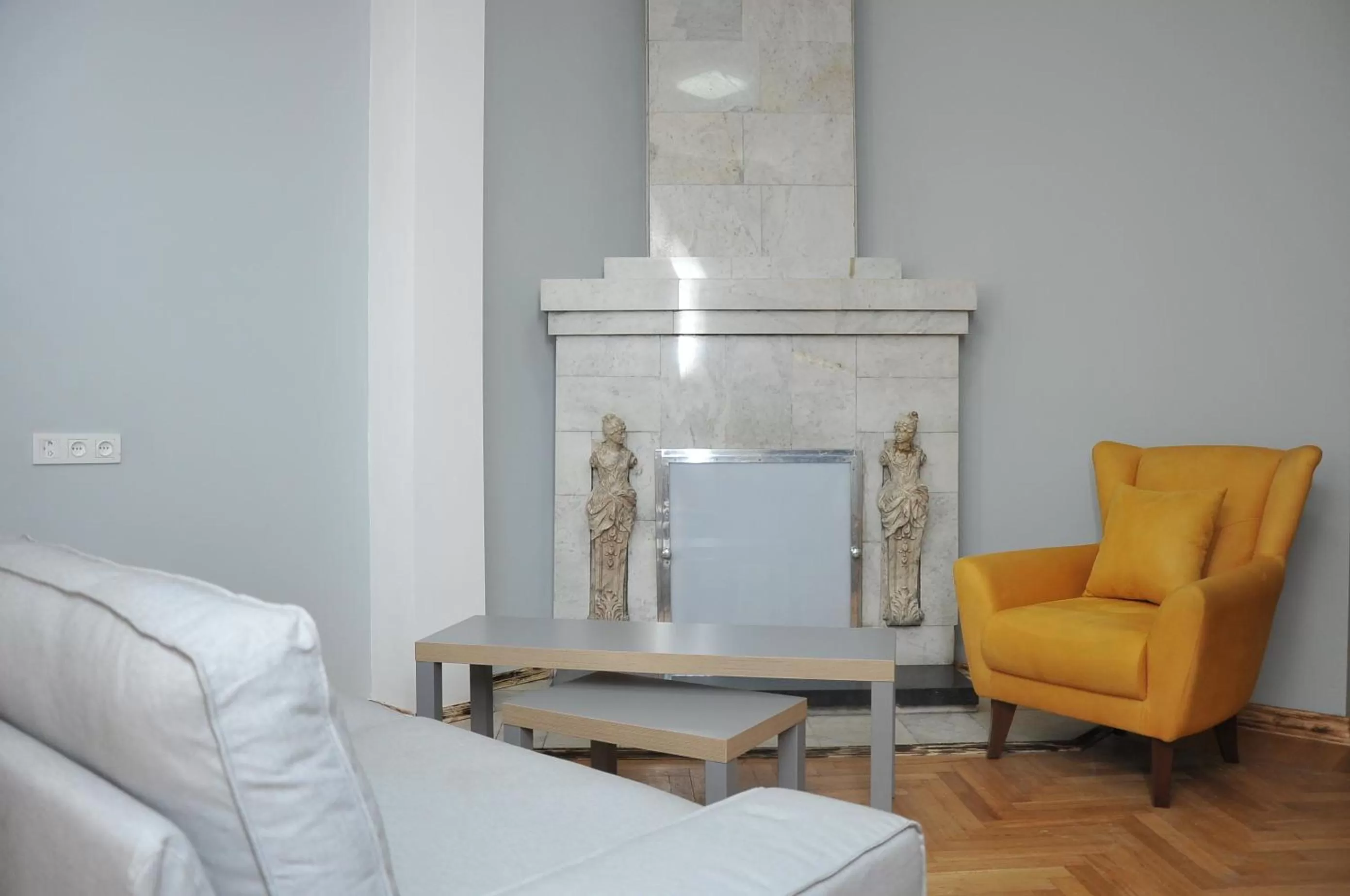 Living room in Palm Hotel