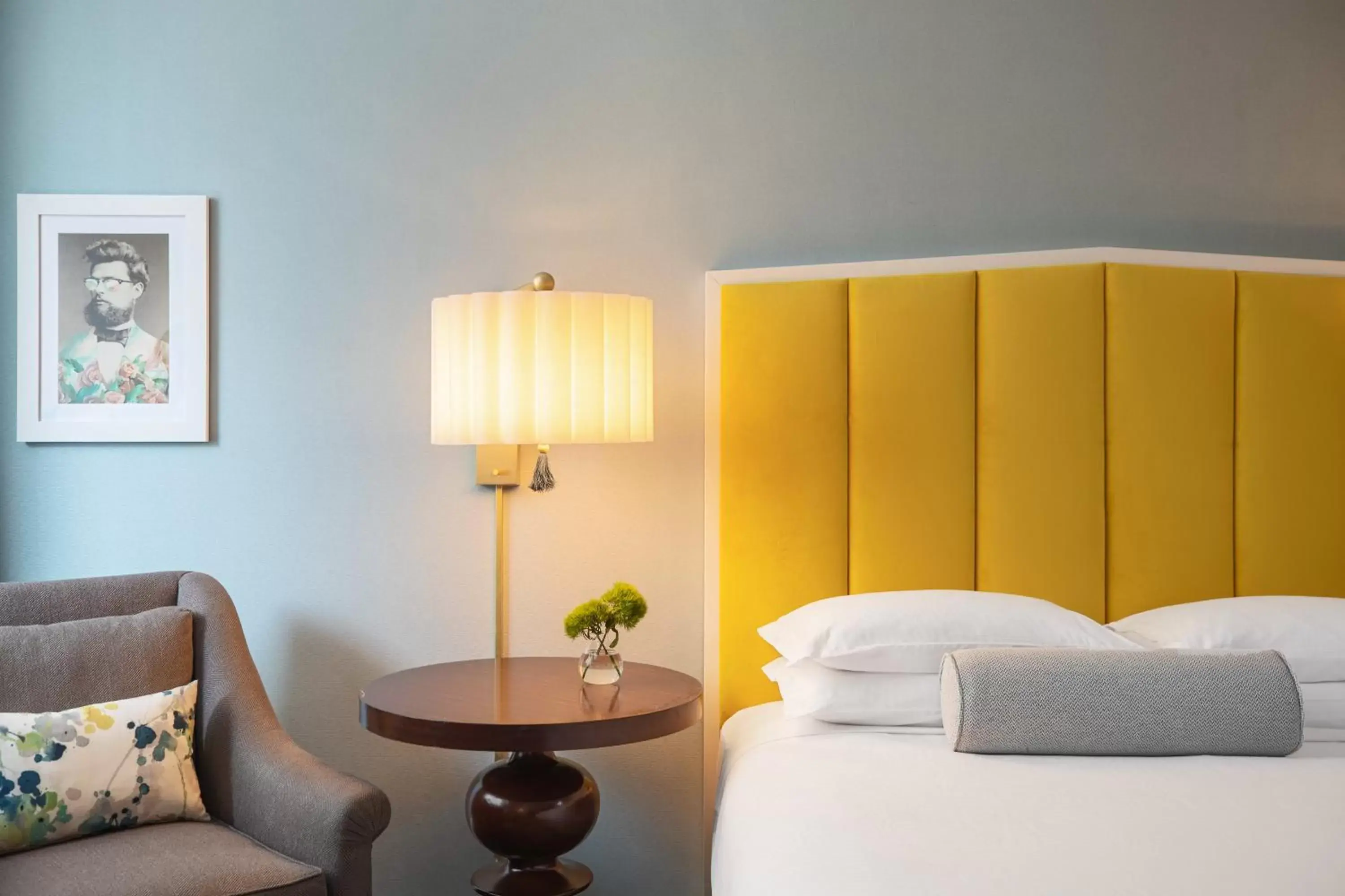 Essential Room in Kimpton Hotel Monaco Chicago, an IHG Hotel Essential Room in Kimpton Hotel Monaco Chicago, an IHG Hotel