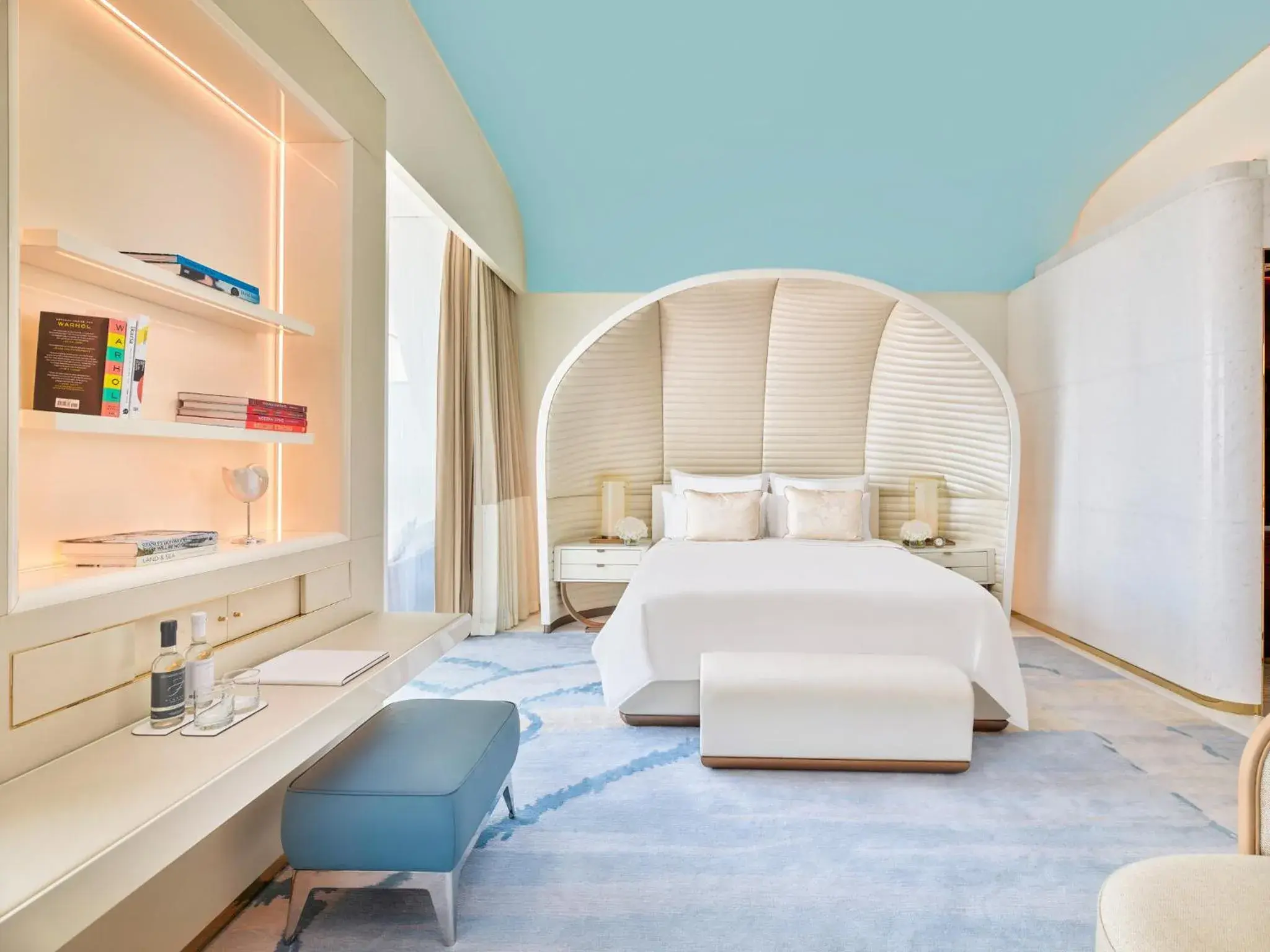 Junior Gold Suite in Fairmont Doha Junior Gold Suite in Fairmont Doha