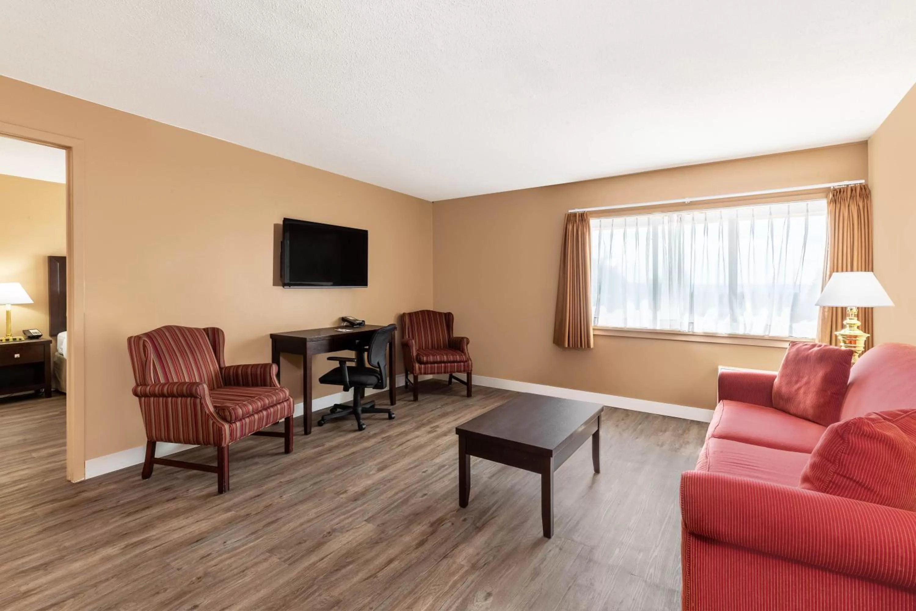 Living room in Ramada by Wyndham Coquitlam