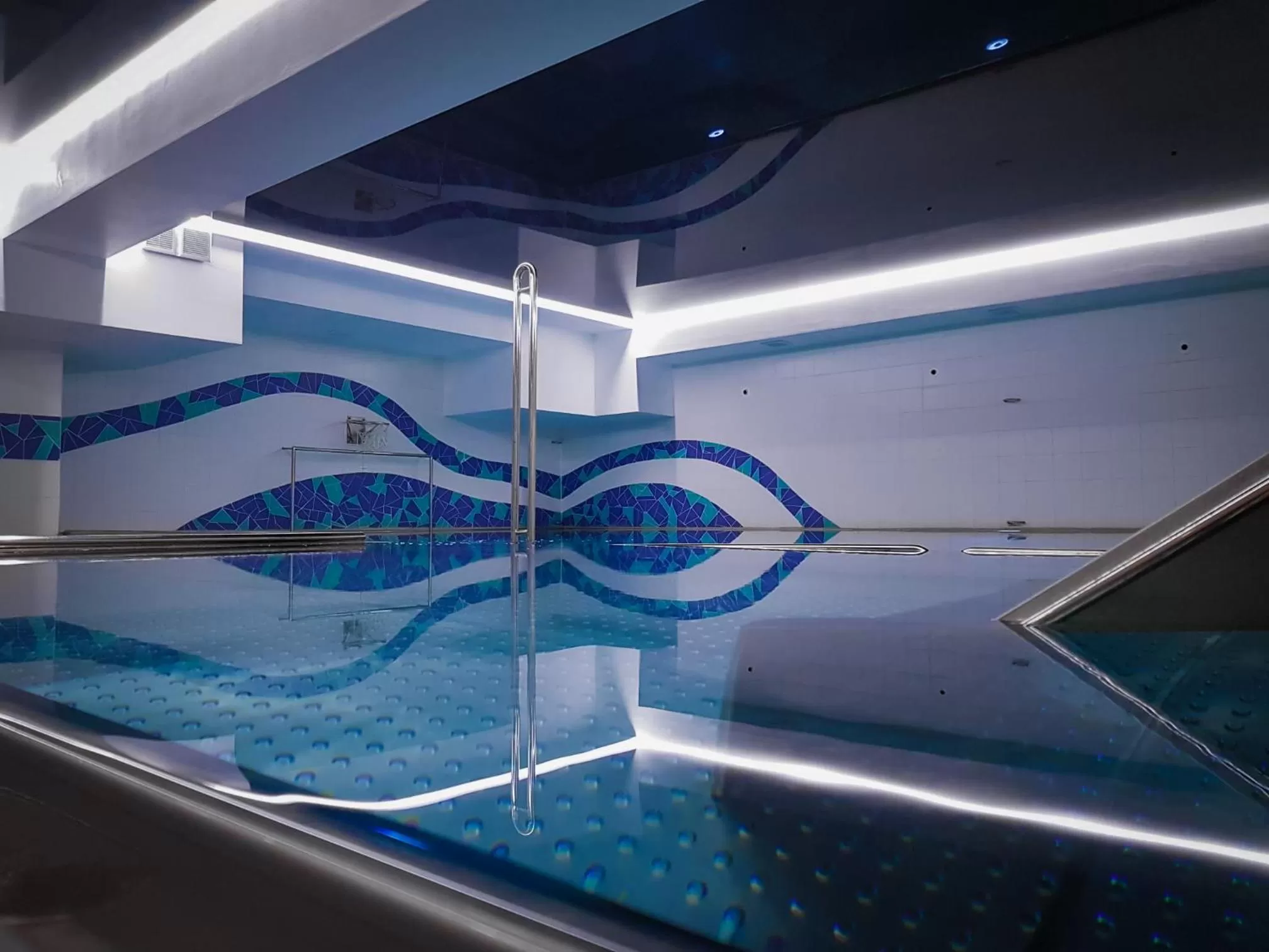 Swimming pool in Hotel Miłosz Restauracja, Basen dla dzieci, Sala Zabaw, Siłownia