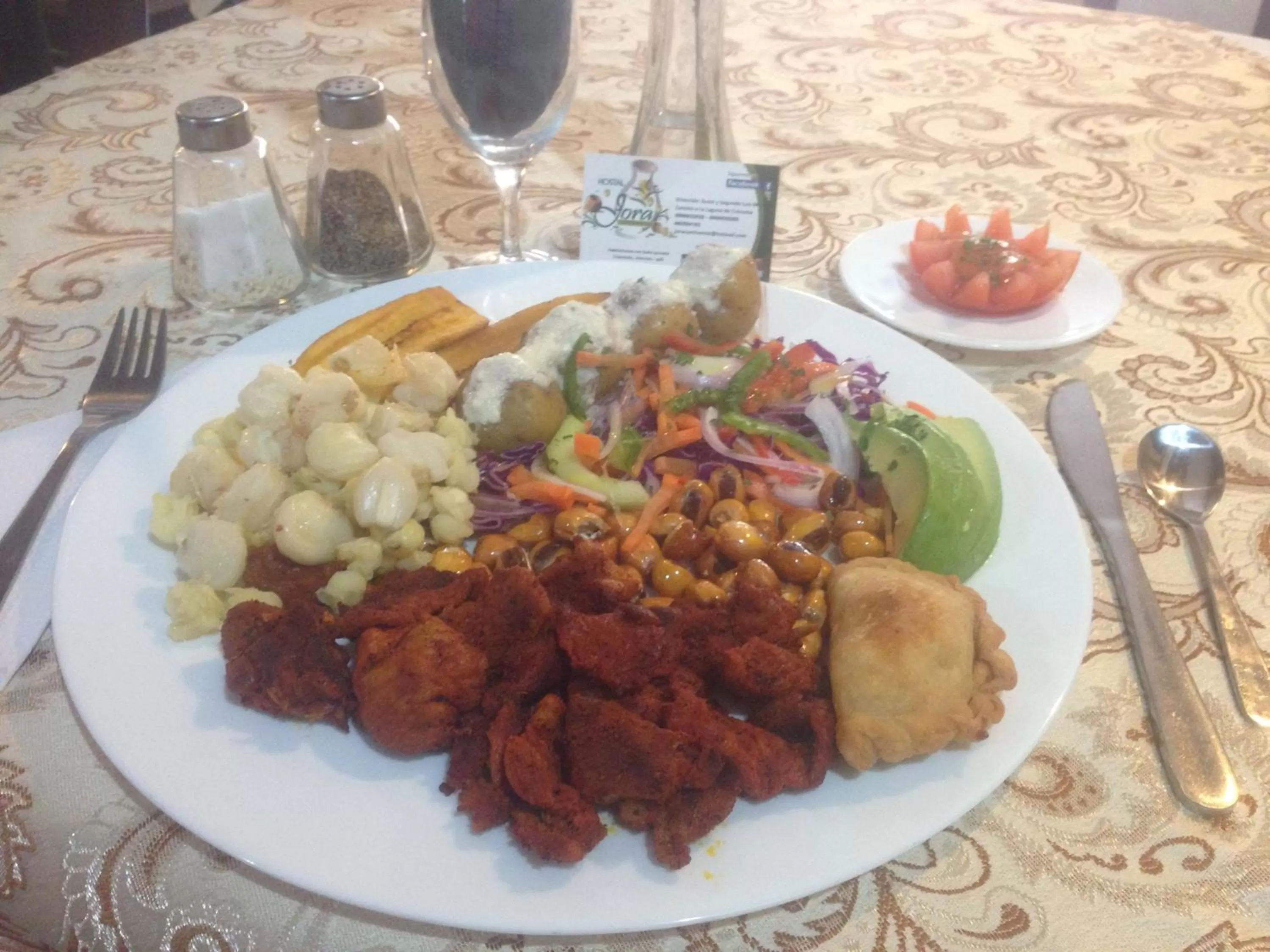 Restaurant/places to eat in Hostal Jora Continental