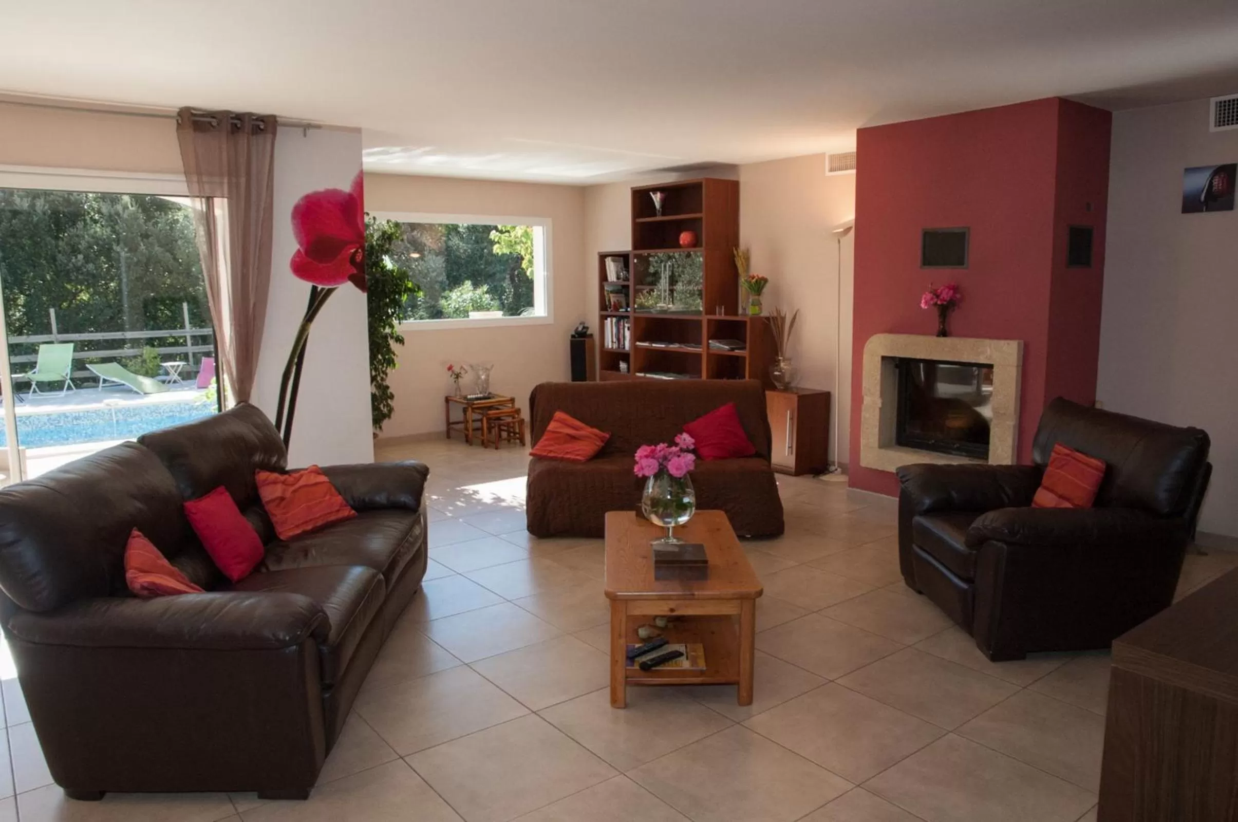 Communal lounge/ TV room, Lounge/Bar in Le Mas Pinède