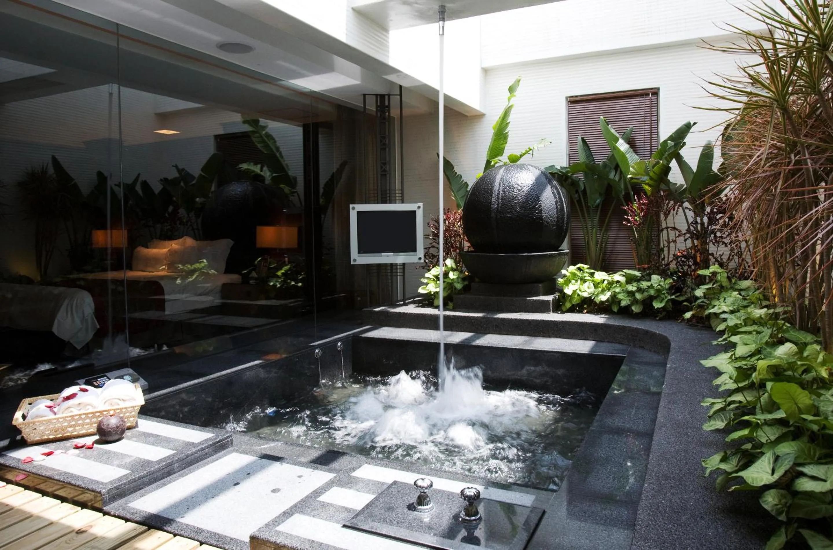 Bathroom in Yes Motel