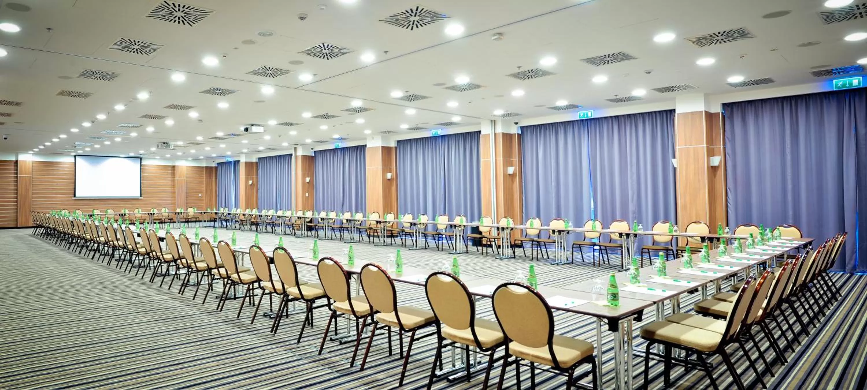 Meeting/conference room in Holiday Inn Krakow City Centre by IHG