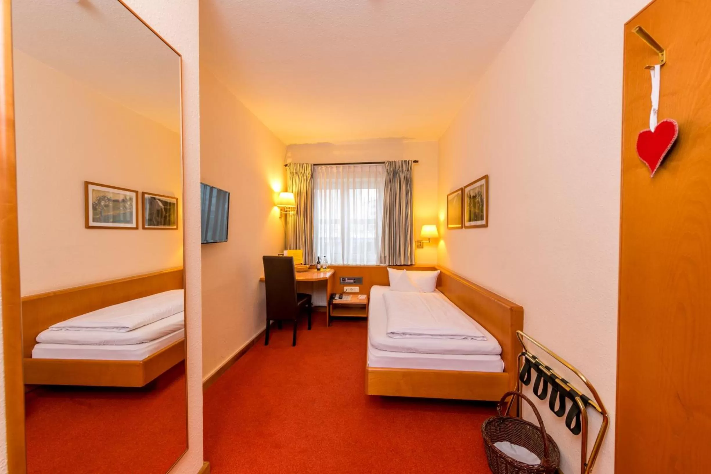 Photo of the whole room, Bed in CityHotel Kempten