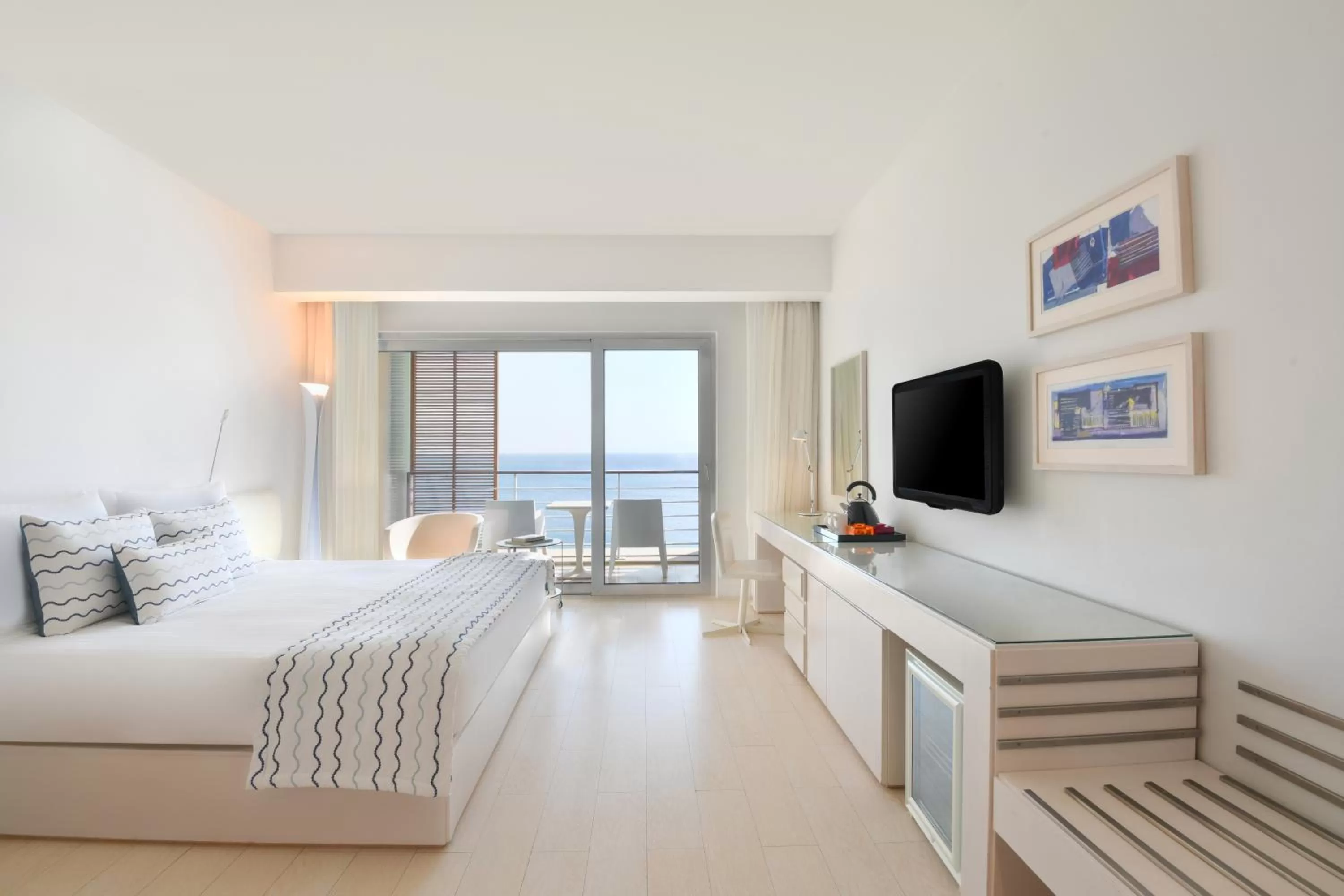 Coffee/tea facilities, Bed in Kempinski Hotel Aqaba