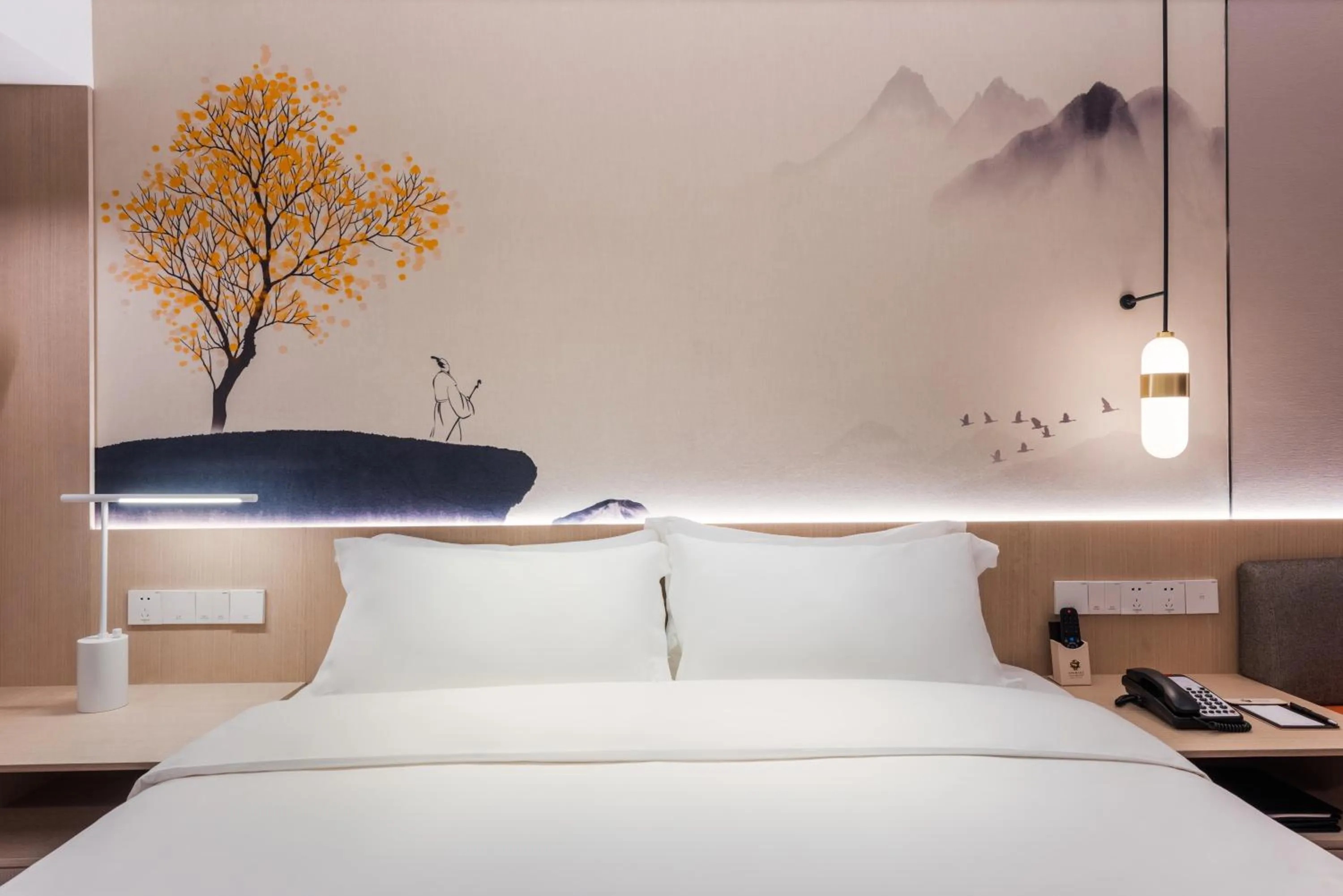 Bed in Sunworld Hotel Wangfujing