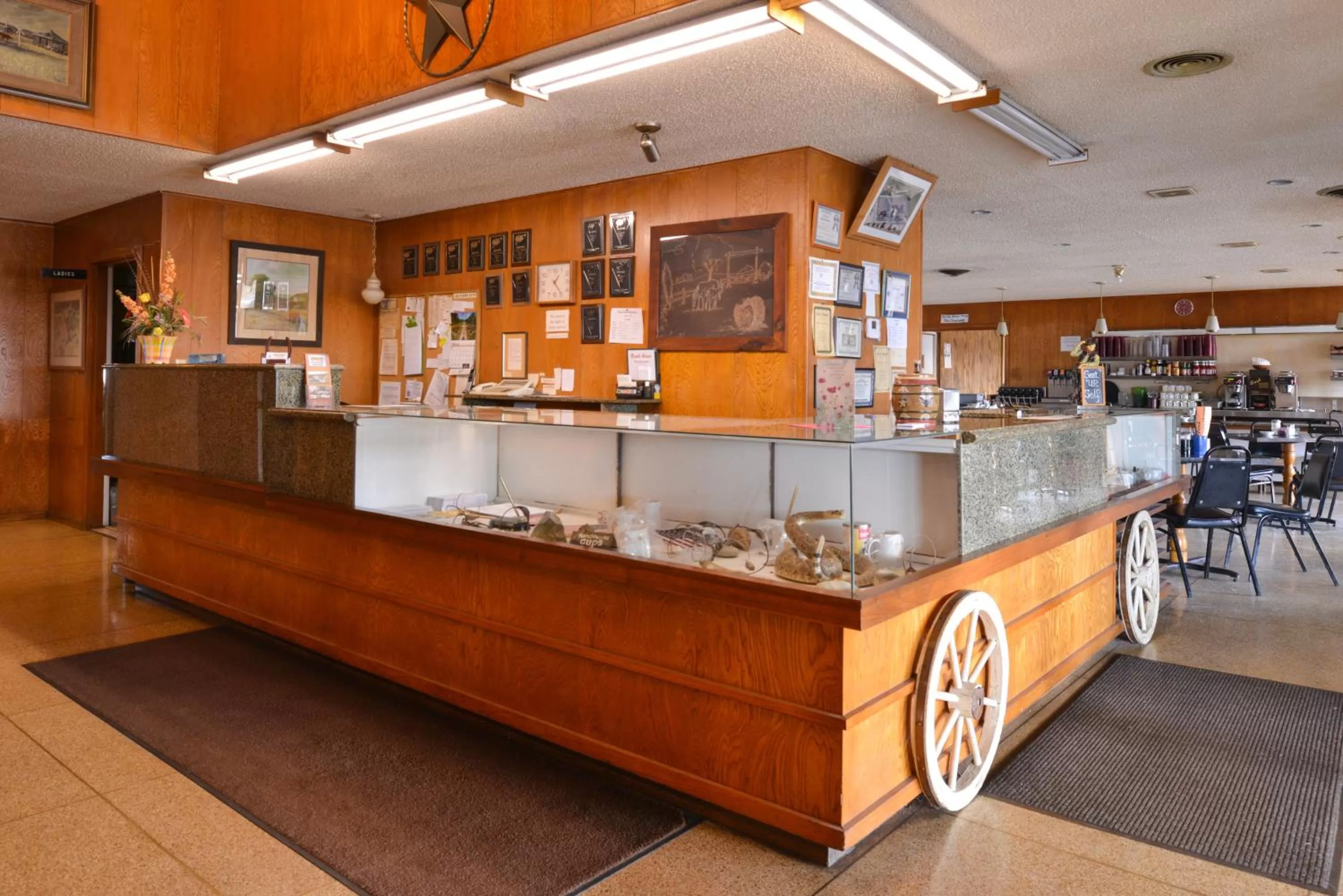 Restaurant/places to eat in Ranch House Motel