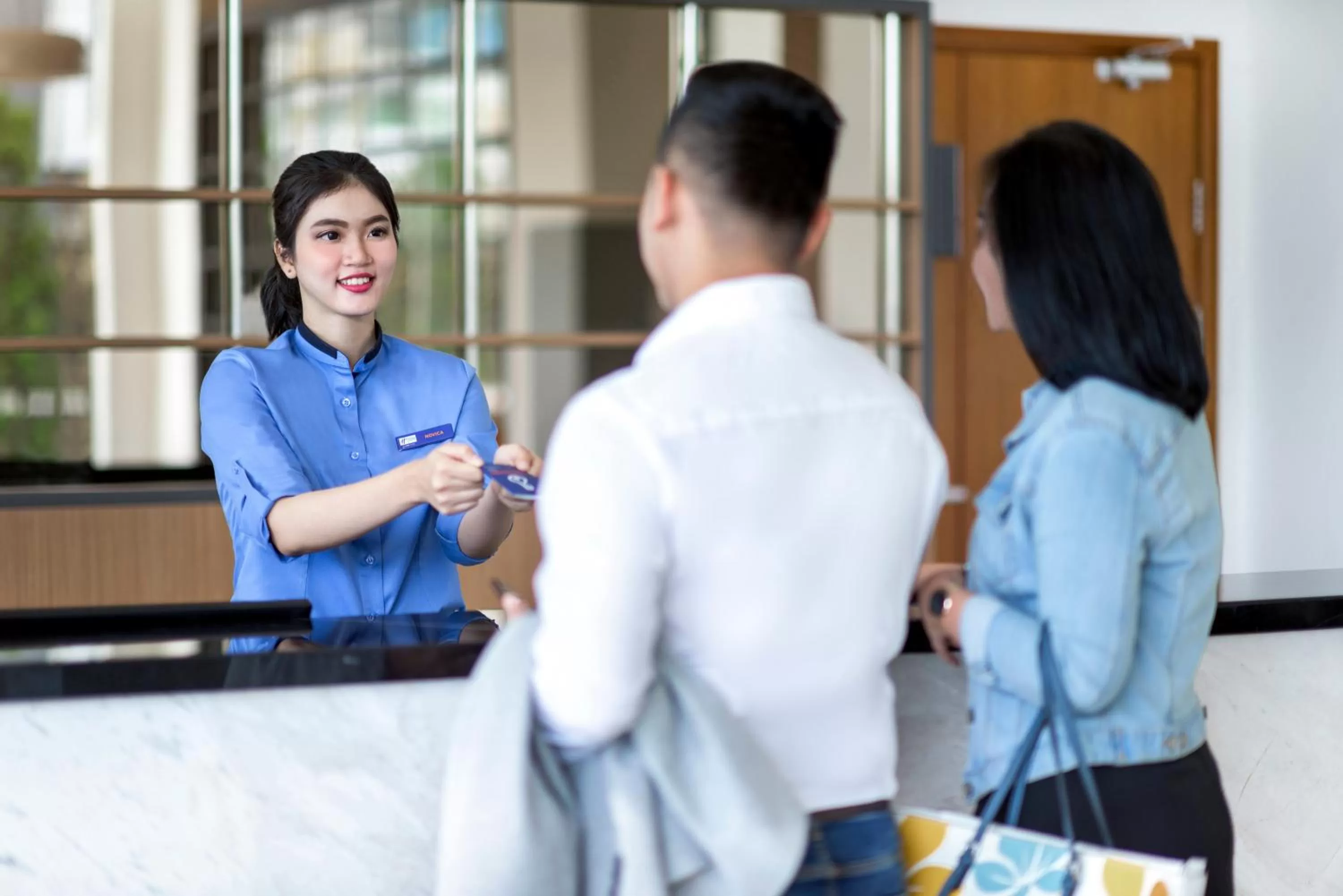 Lobby or reception in Holiday Inn Express Jakarta Matraman by IHG