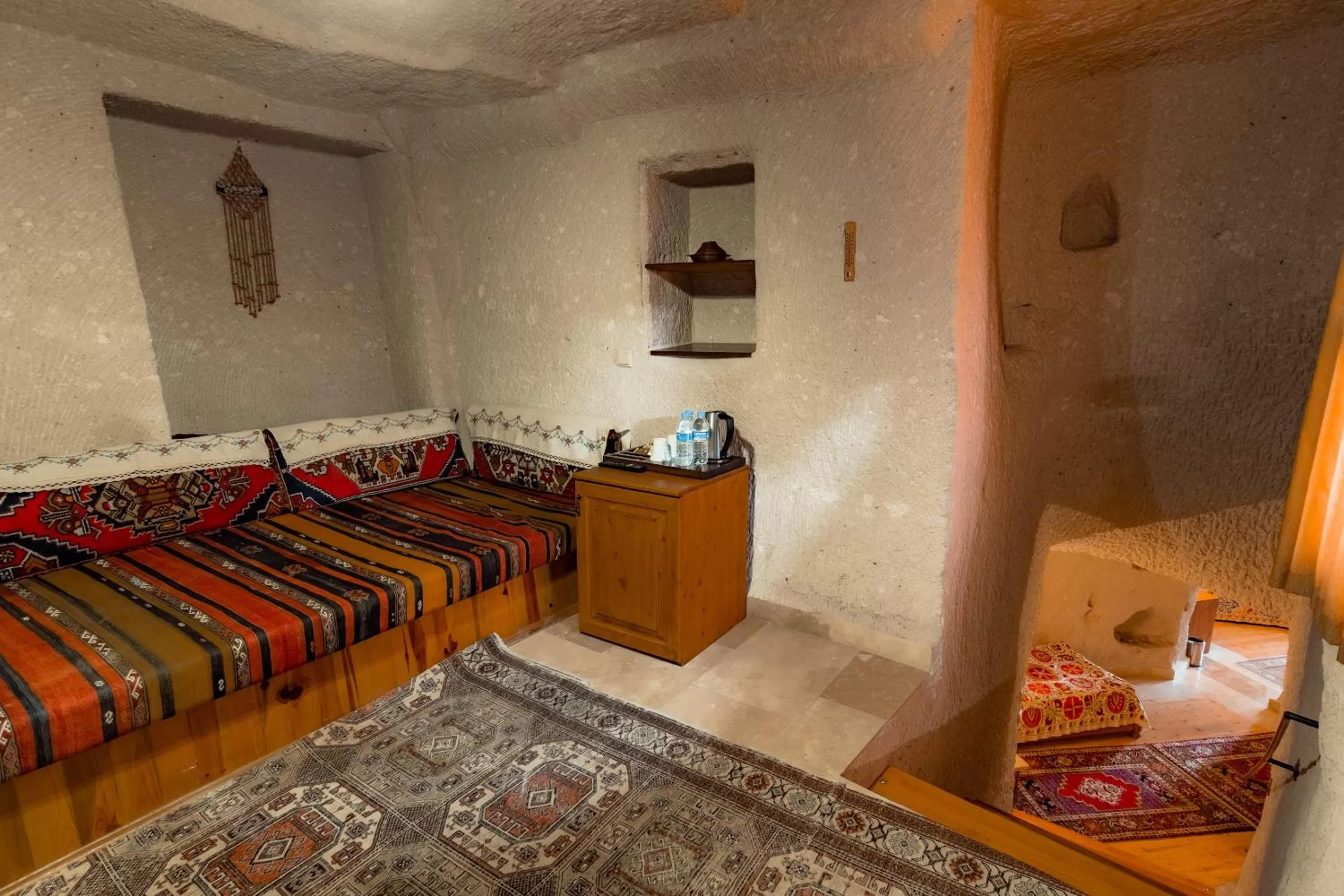 Living room, Bed in Amber Cave Suites