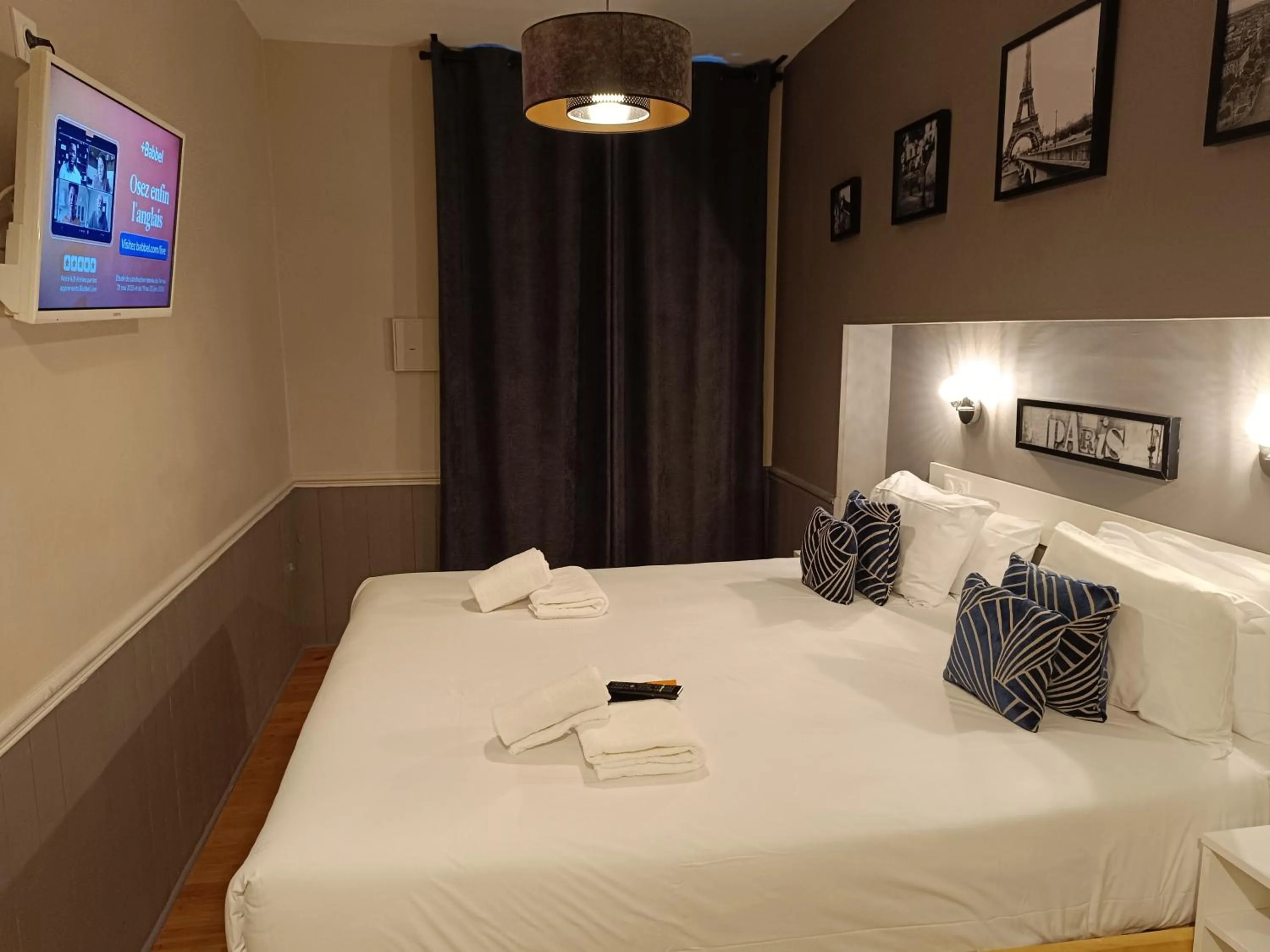 Bed in Hôtel Apollo Opéra