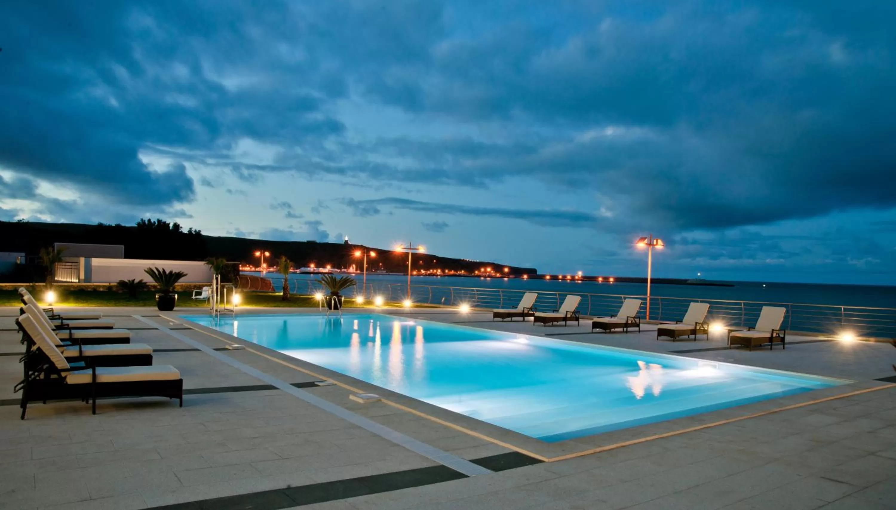 Swimming pool in Atlantida Mar Hotel