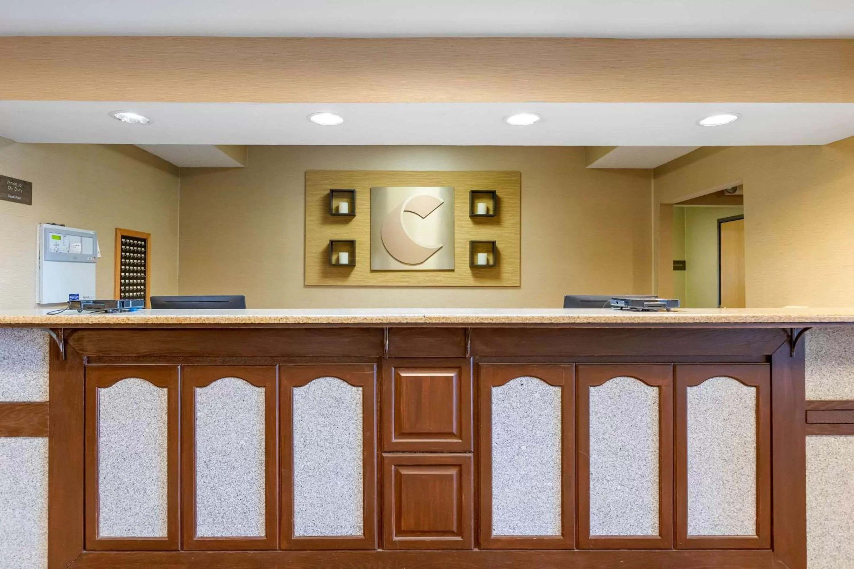 Lobby or reception in Comfort Suites South Haven near I-96