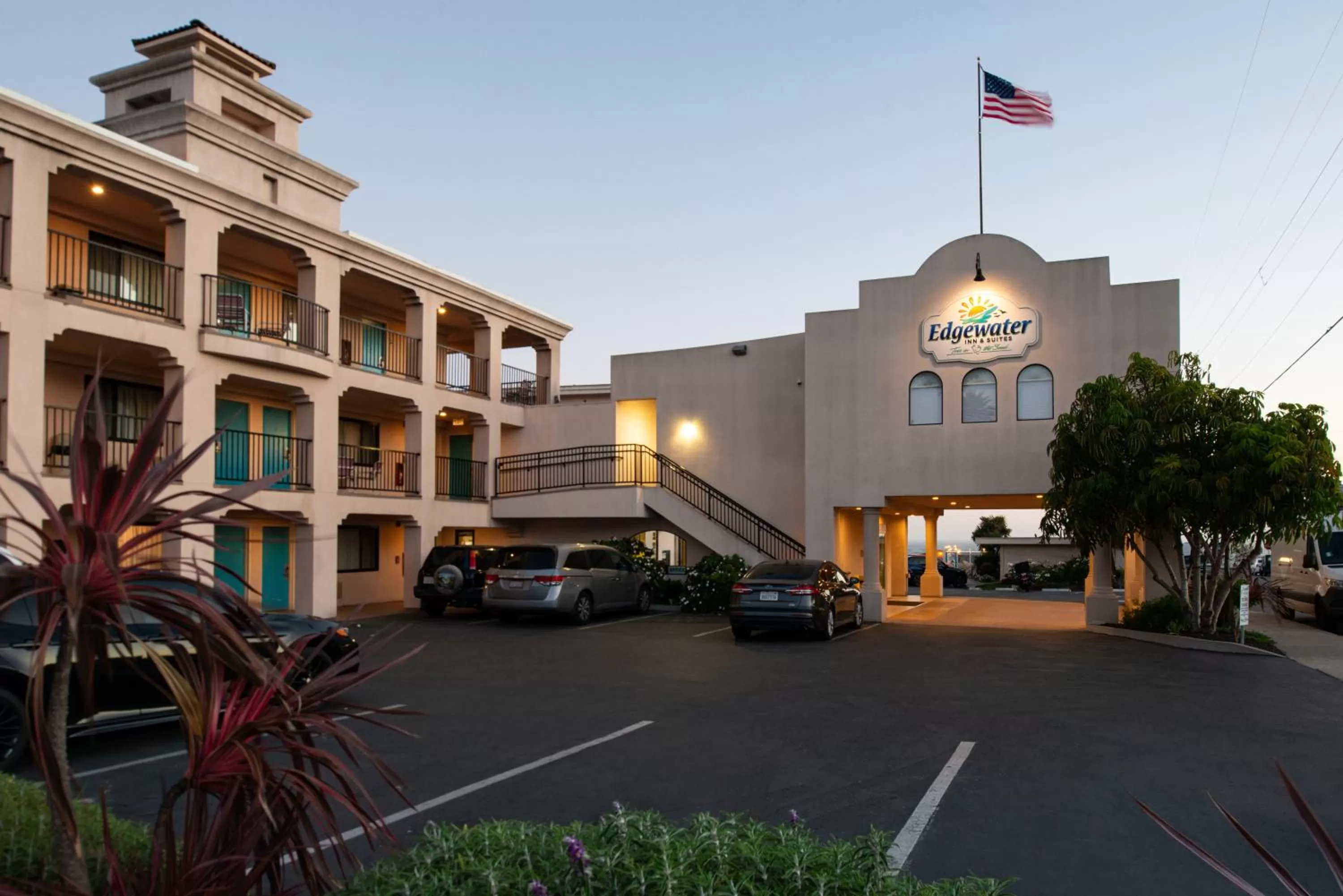 Property building in Edgewater Inn and Suites