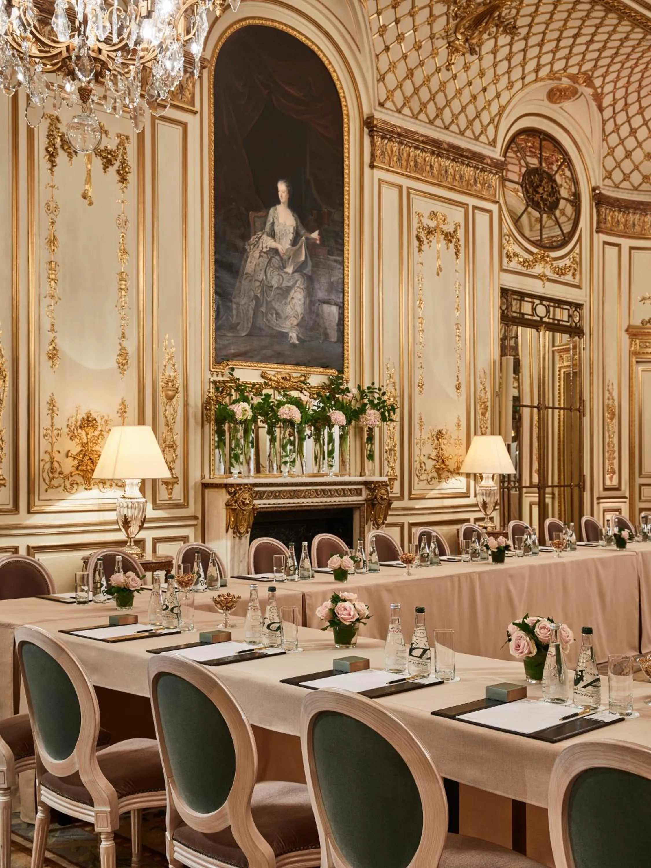Meeting/conference room in Le Meurice – Dorchester Collection