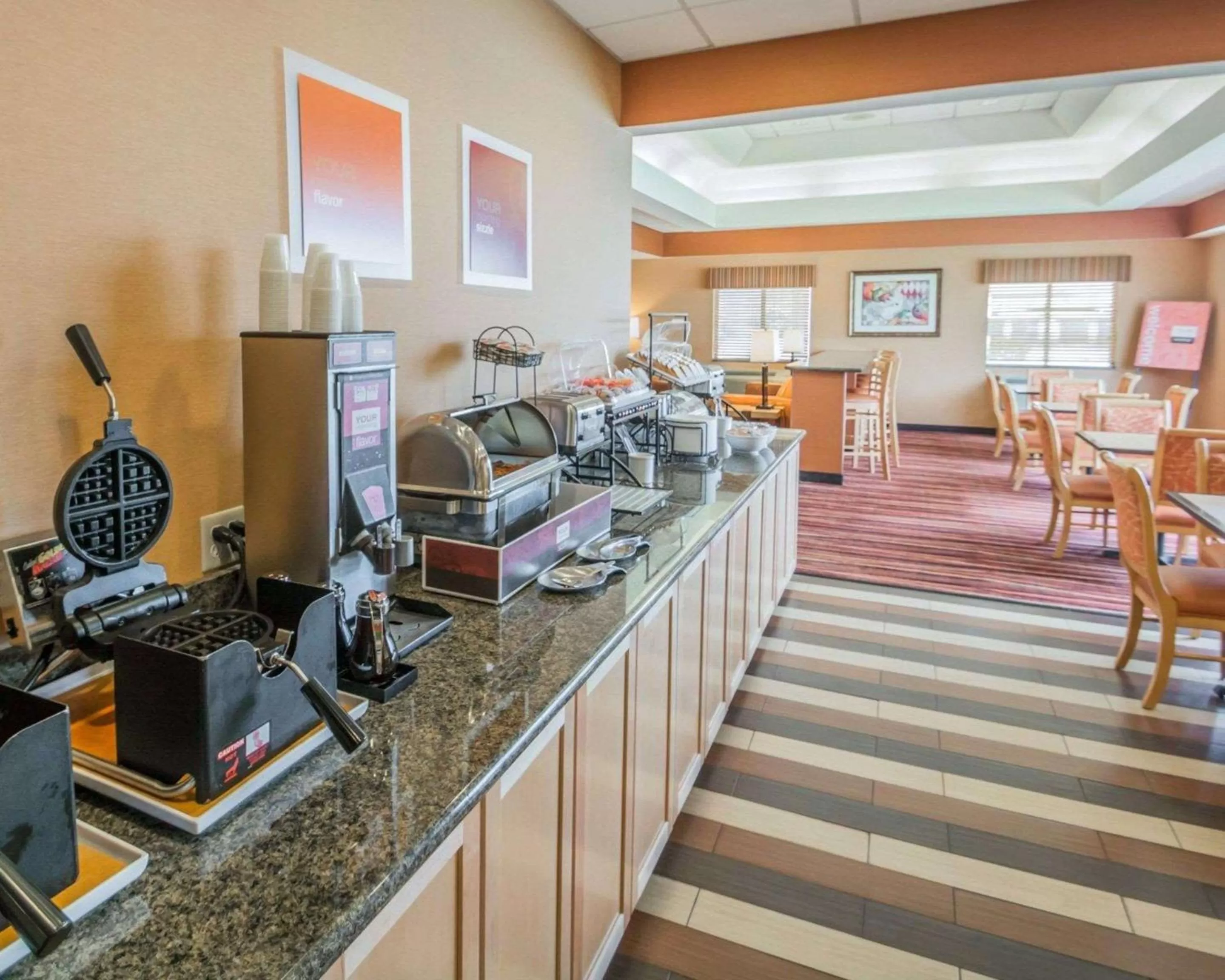 Restaurant/places to eat in Comfort Inn - NYS Fairgrounds