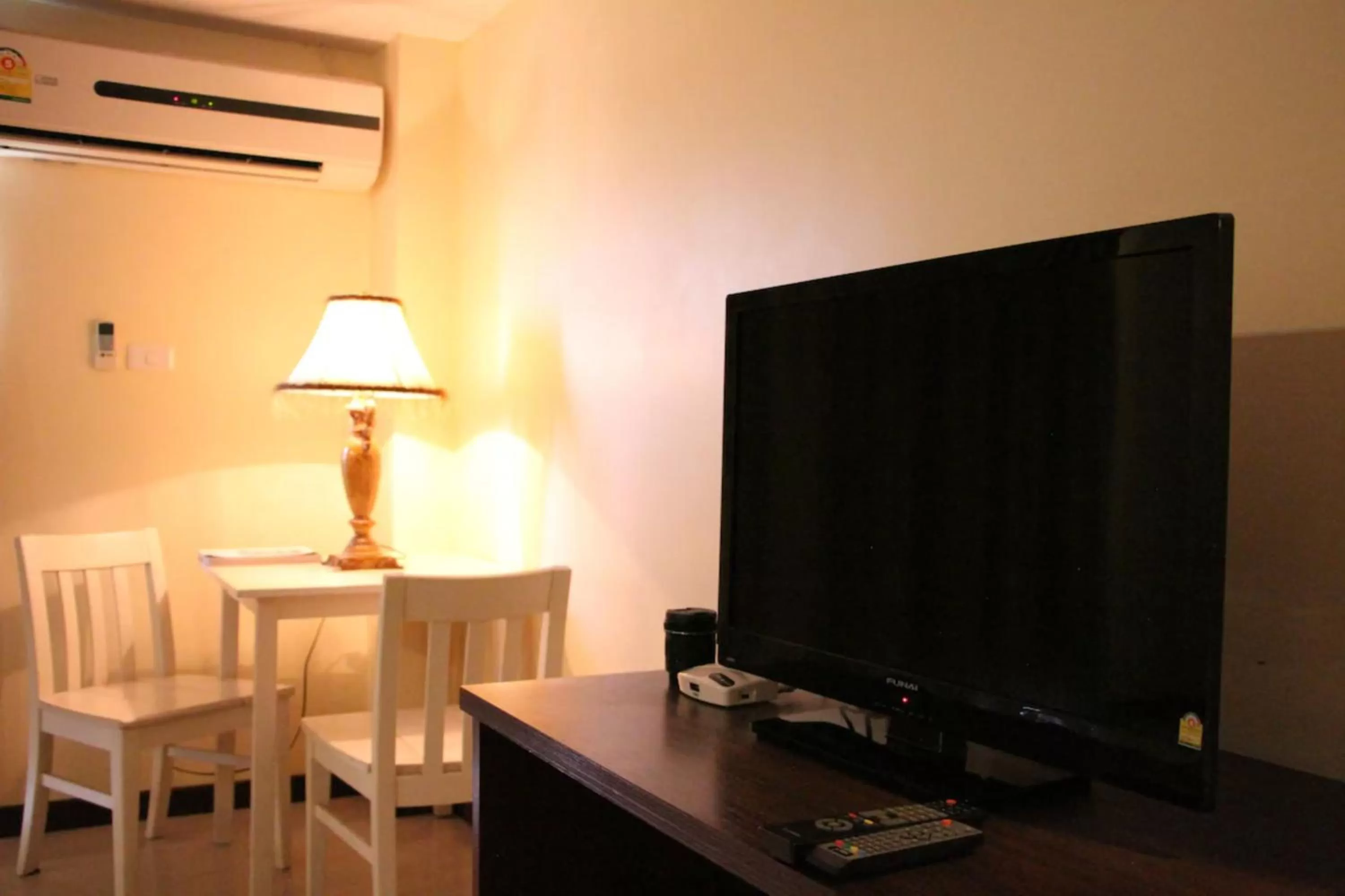 TV and multimedia in Convenient Grand Hotel