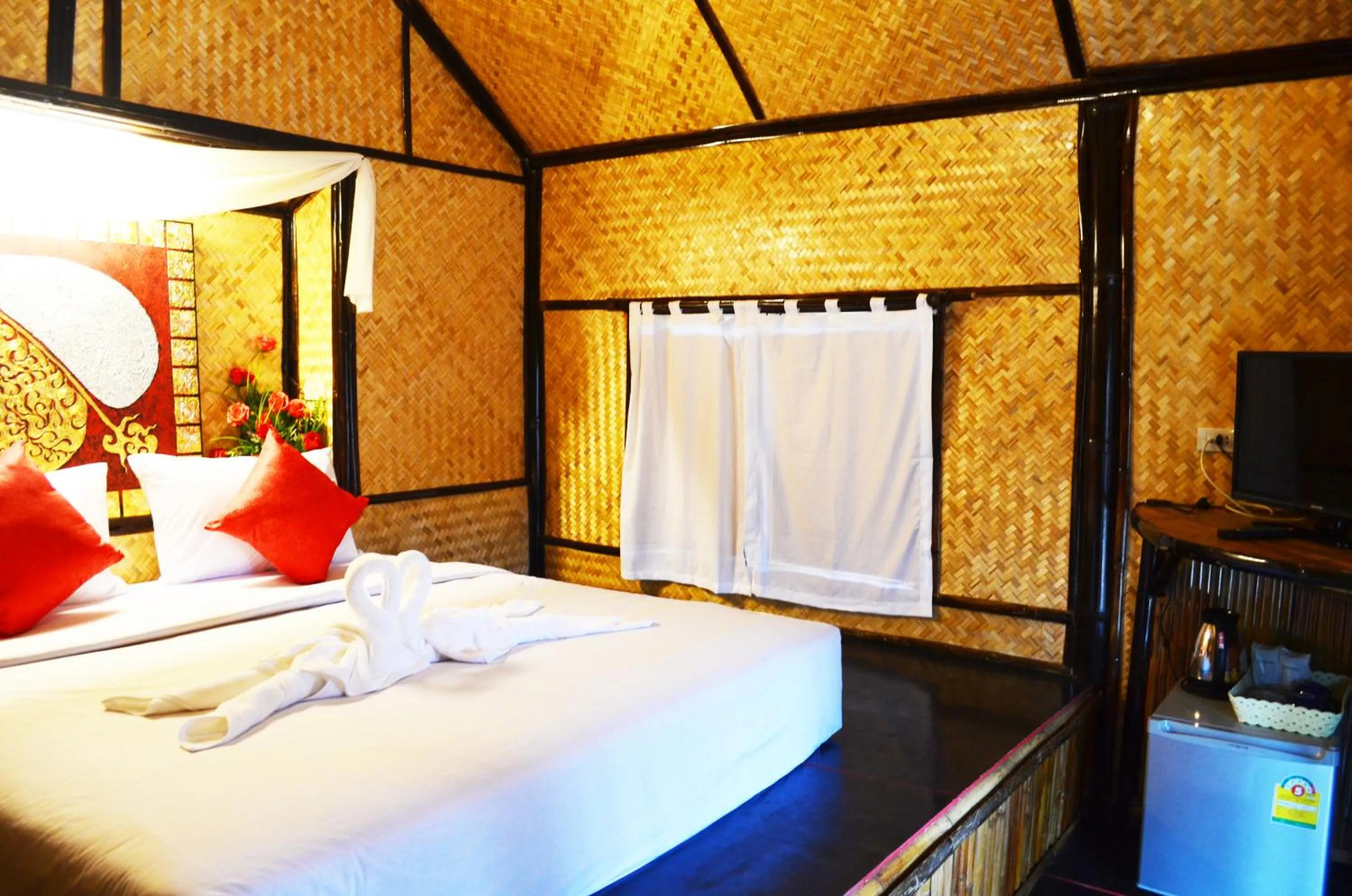 Bedroom, Bed in Eco Lanta Hideaway Beach Resort