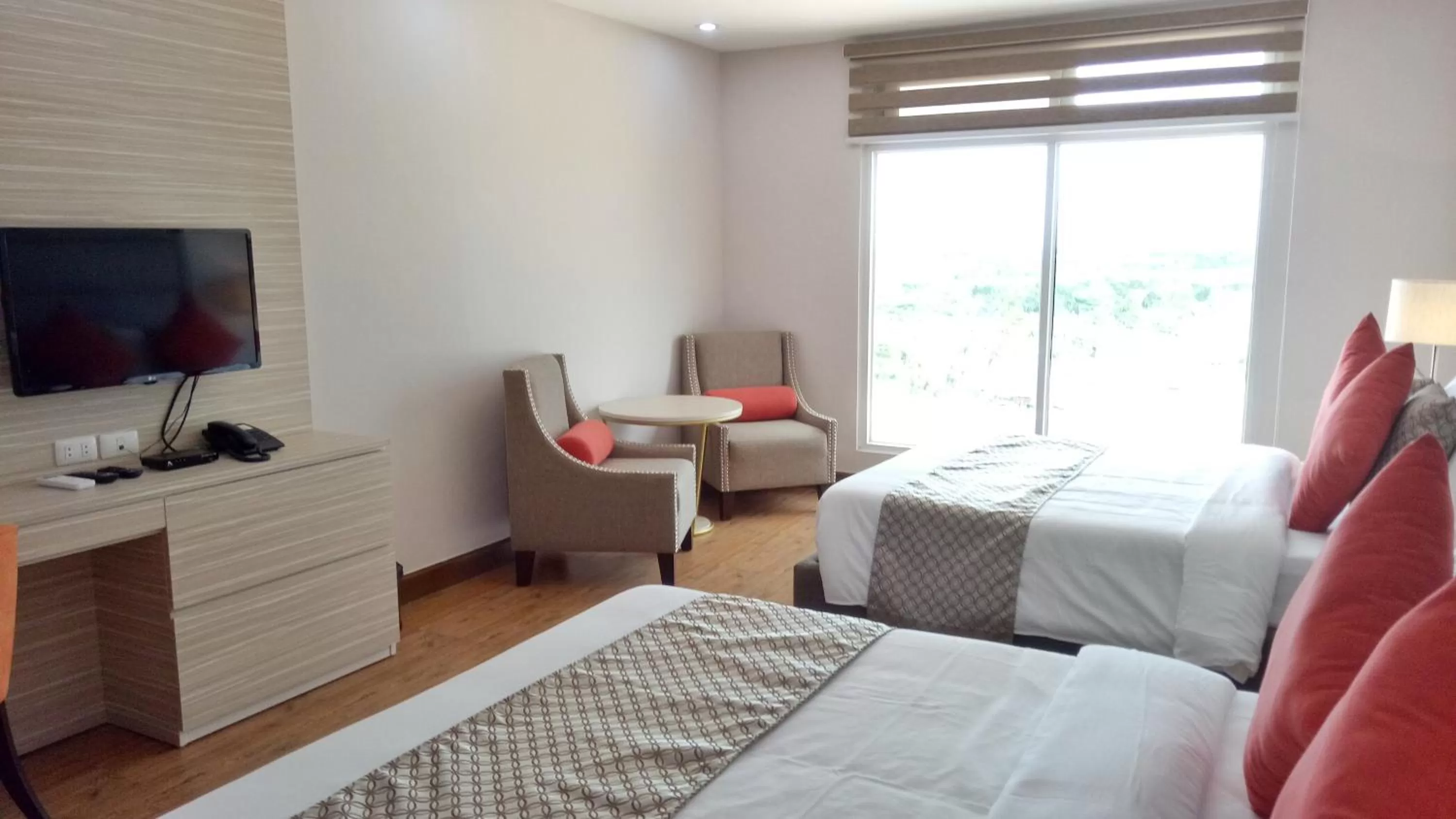 TV and multimedia, Bed in La Maja Rica Hotel