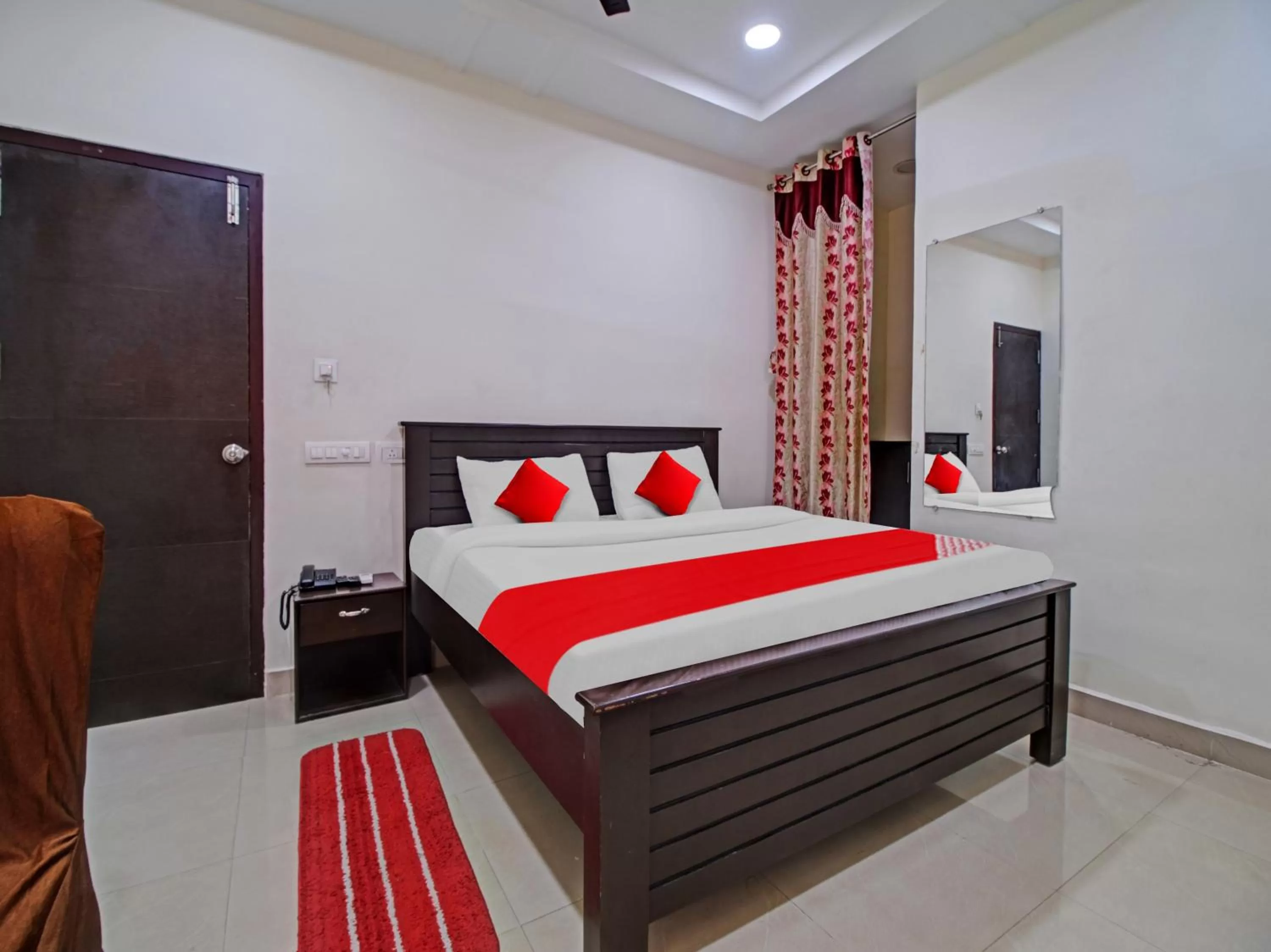 Bedroom, Bed in OYO Flagship Kk Royal Grand