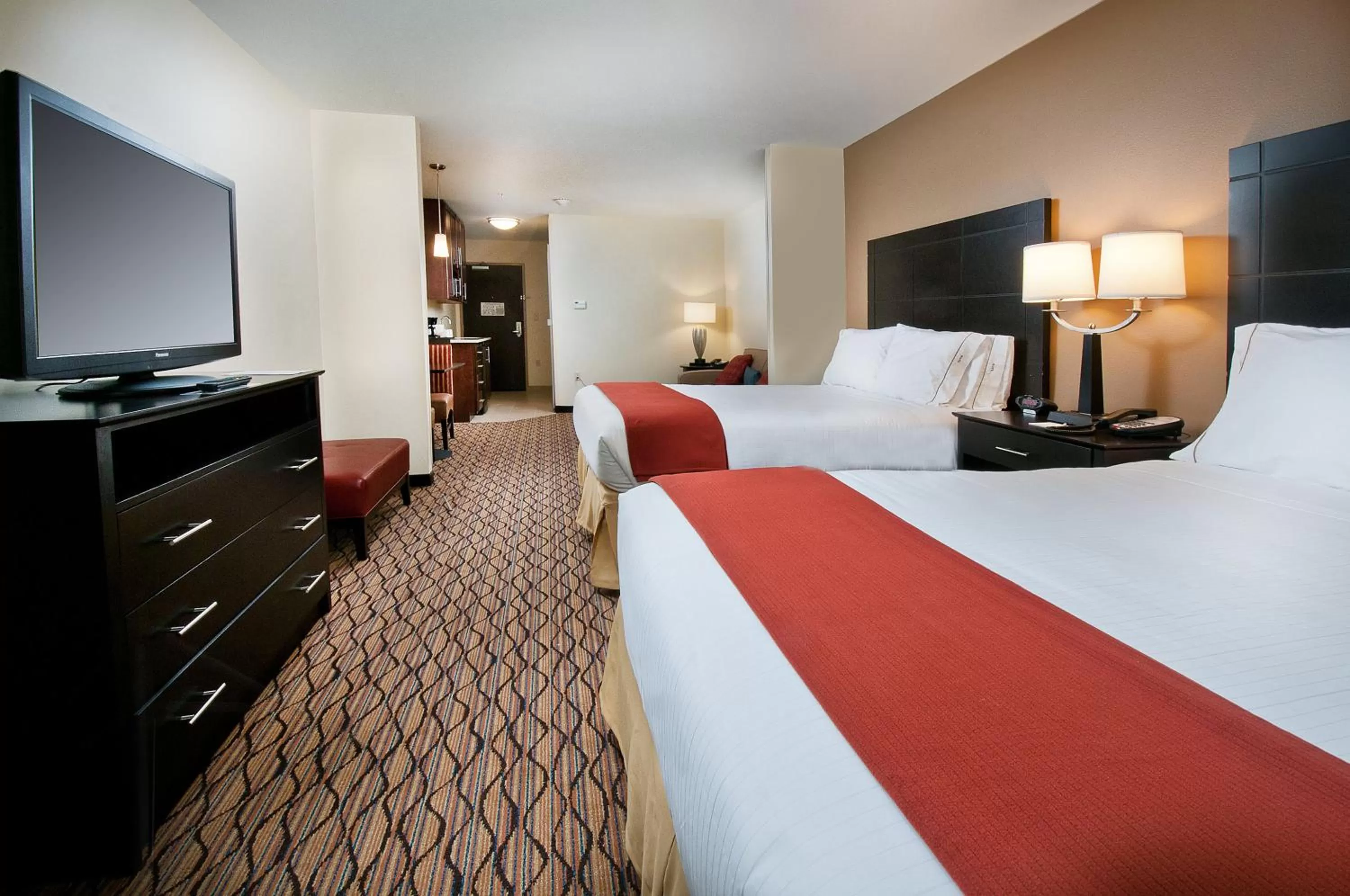 Photo of the whole room, Bed in Holiday Inn Express Hotel and Suites Pearsall by IHG