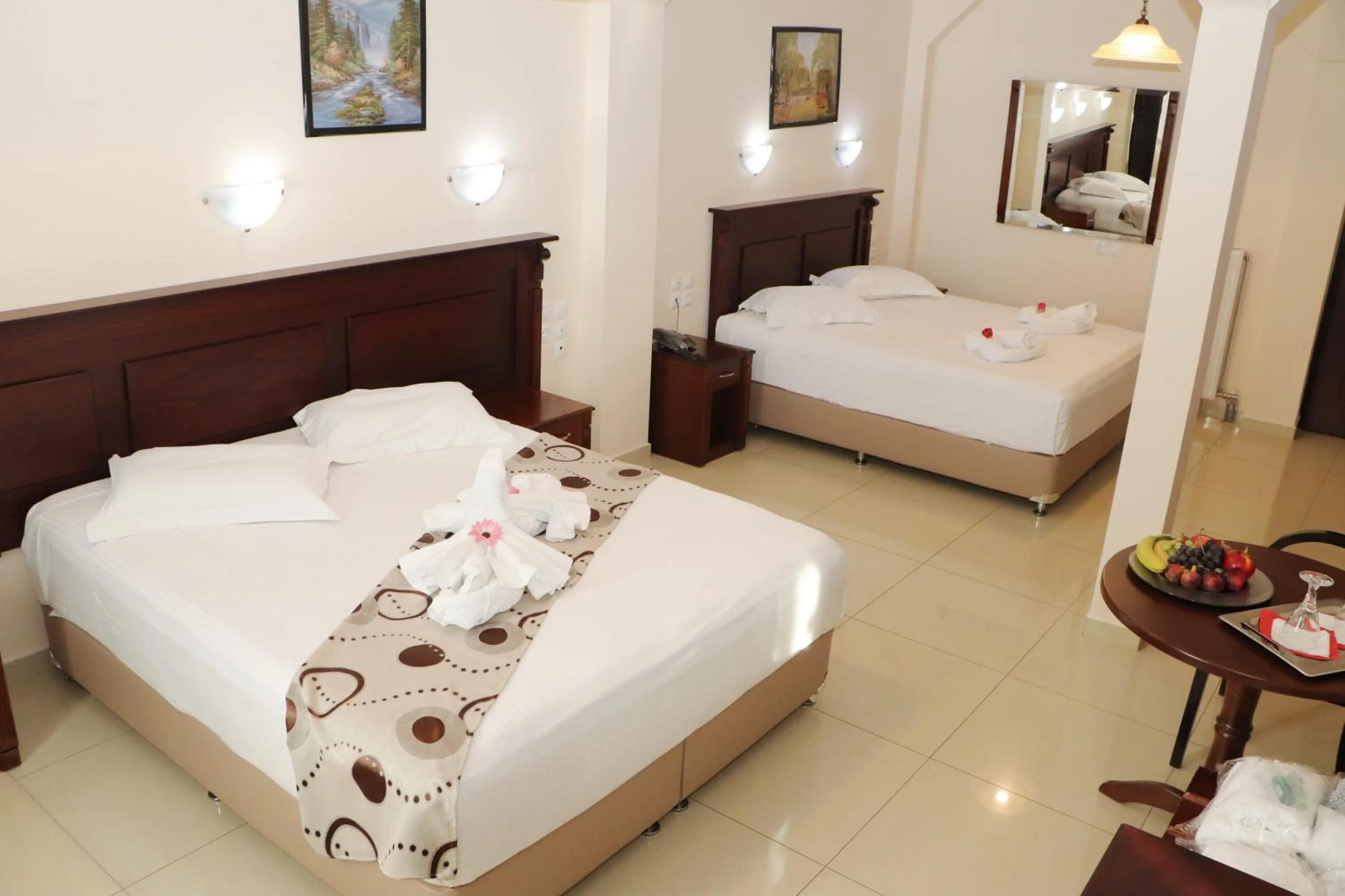 Bed in Hotel Kosta Famissi