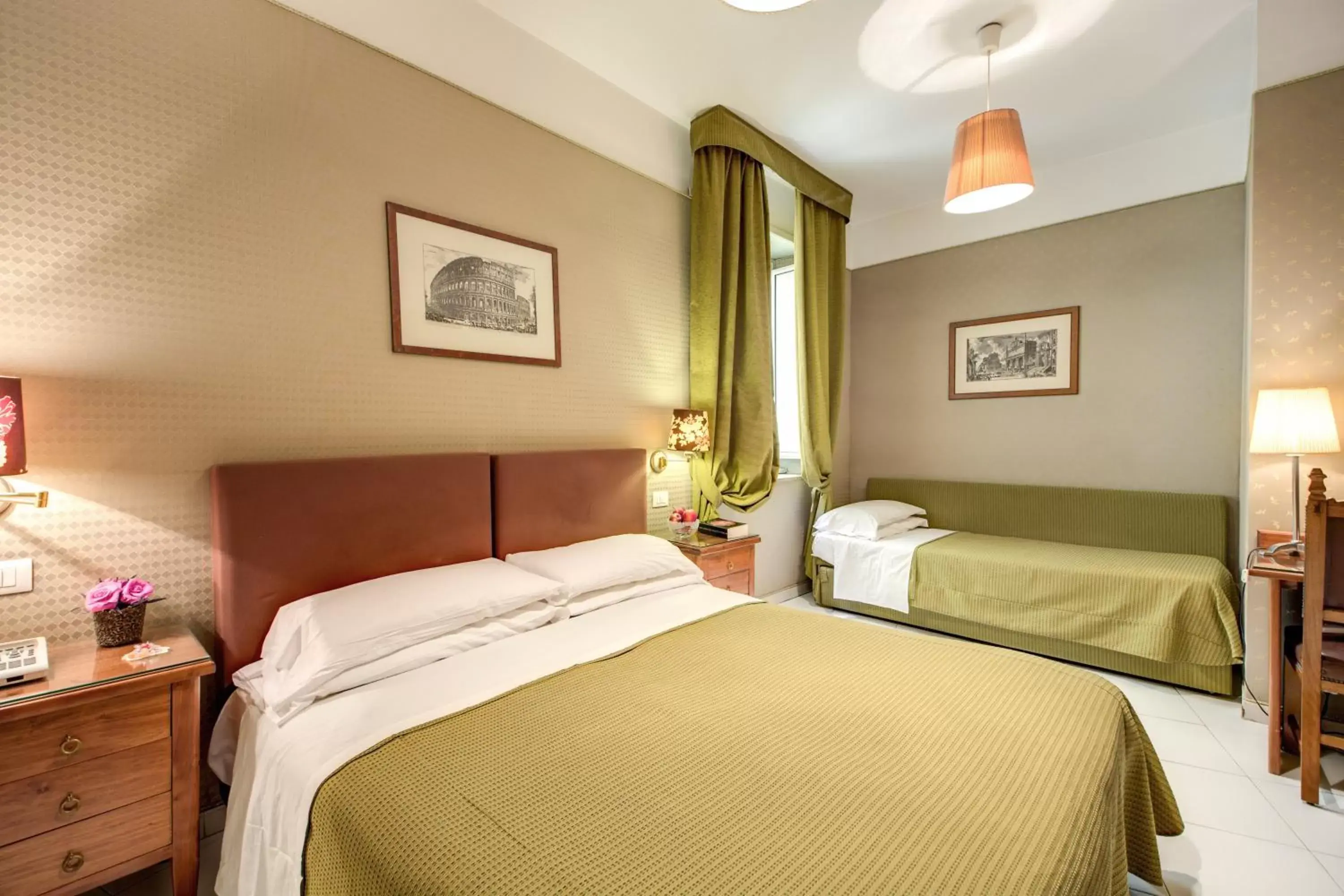 Triple Room in Hotel St. Moritz Triple Room in Hotel St. Moritz