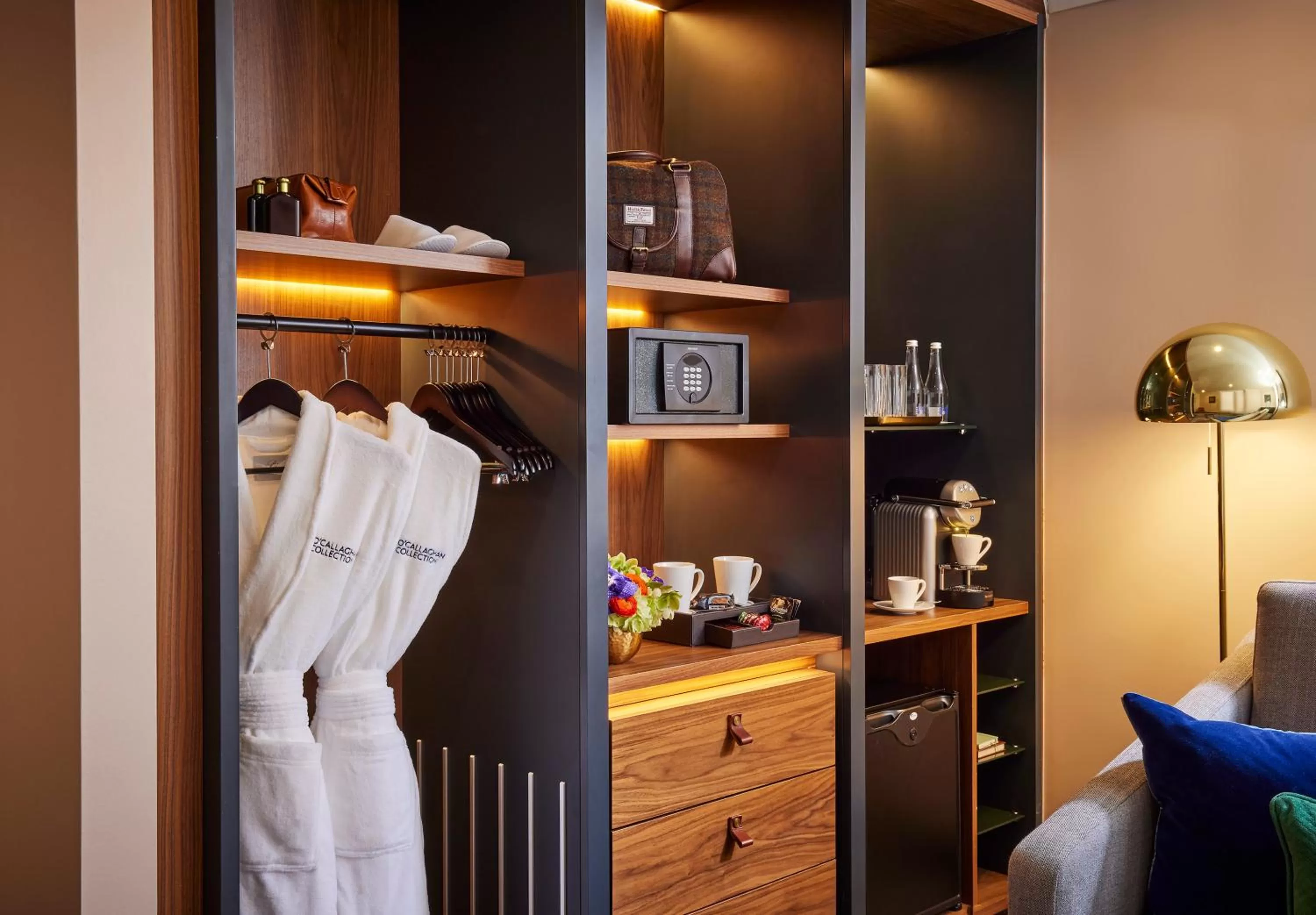 Bedroom, Bed in The Alex