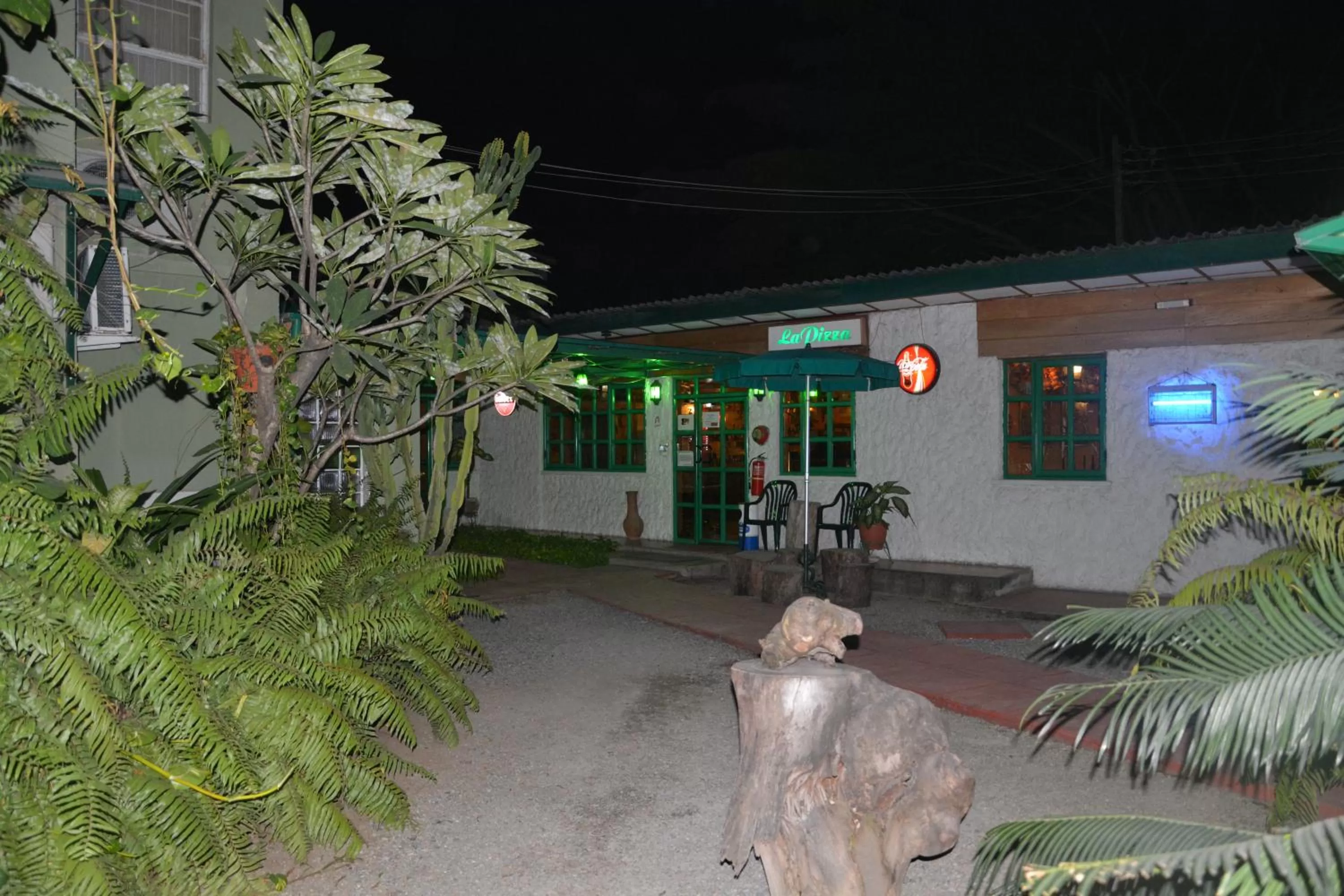 Meals in Manuela Residence