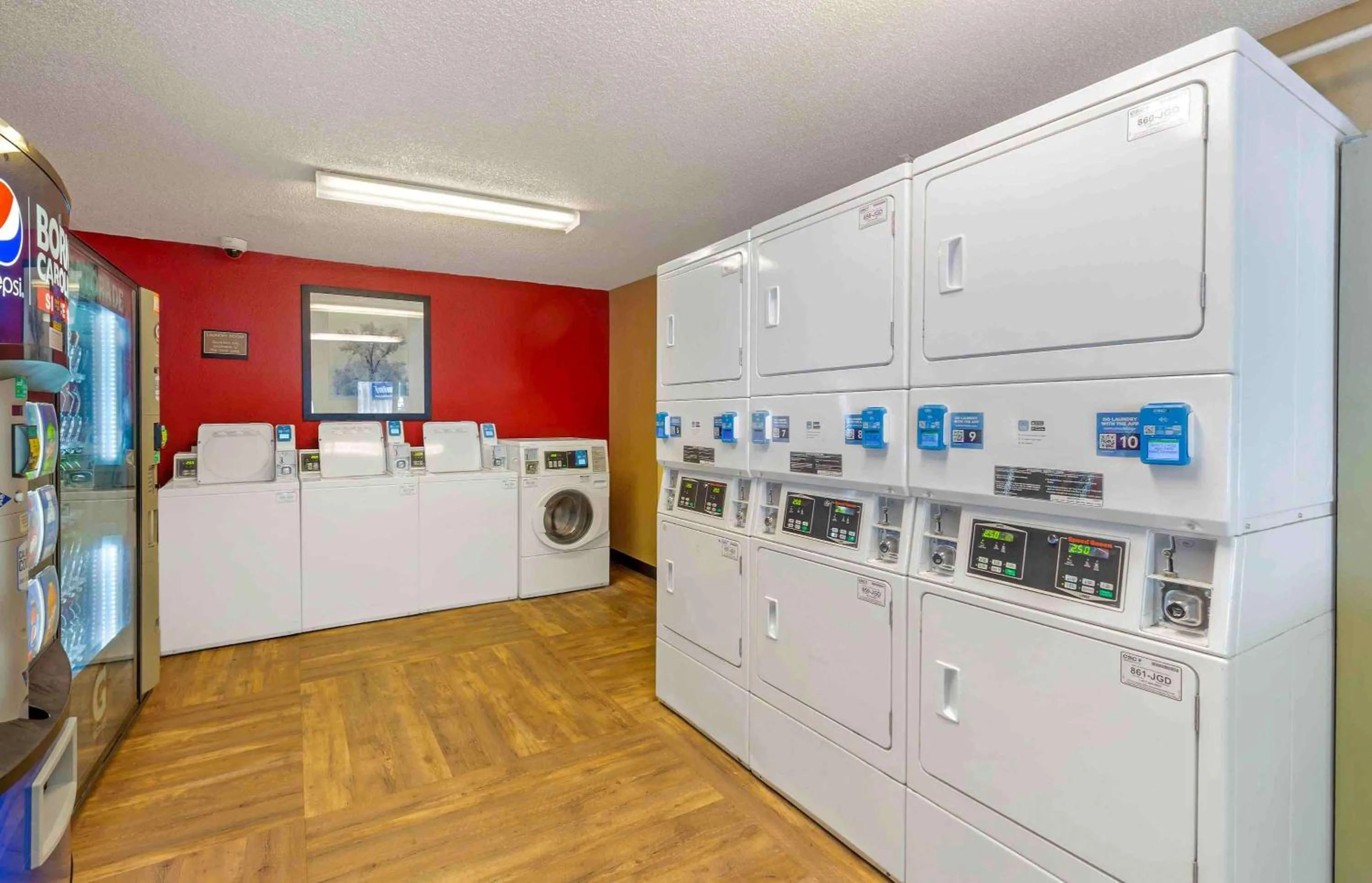 Property building in Extended Stay America Select Suites - Greensboro - Wendover Ave - Big Tree Way