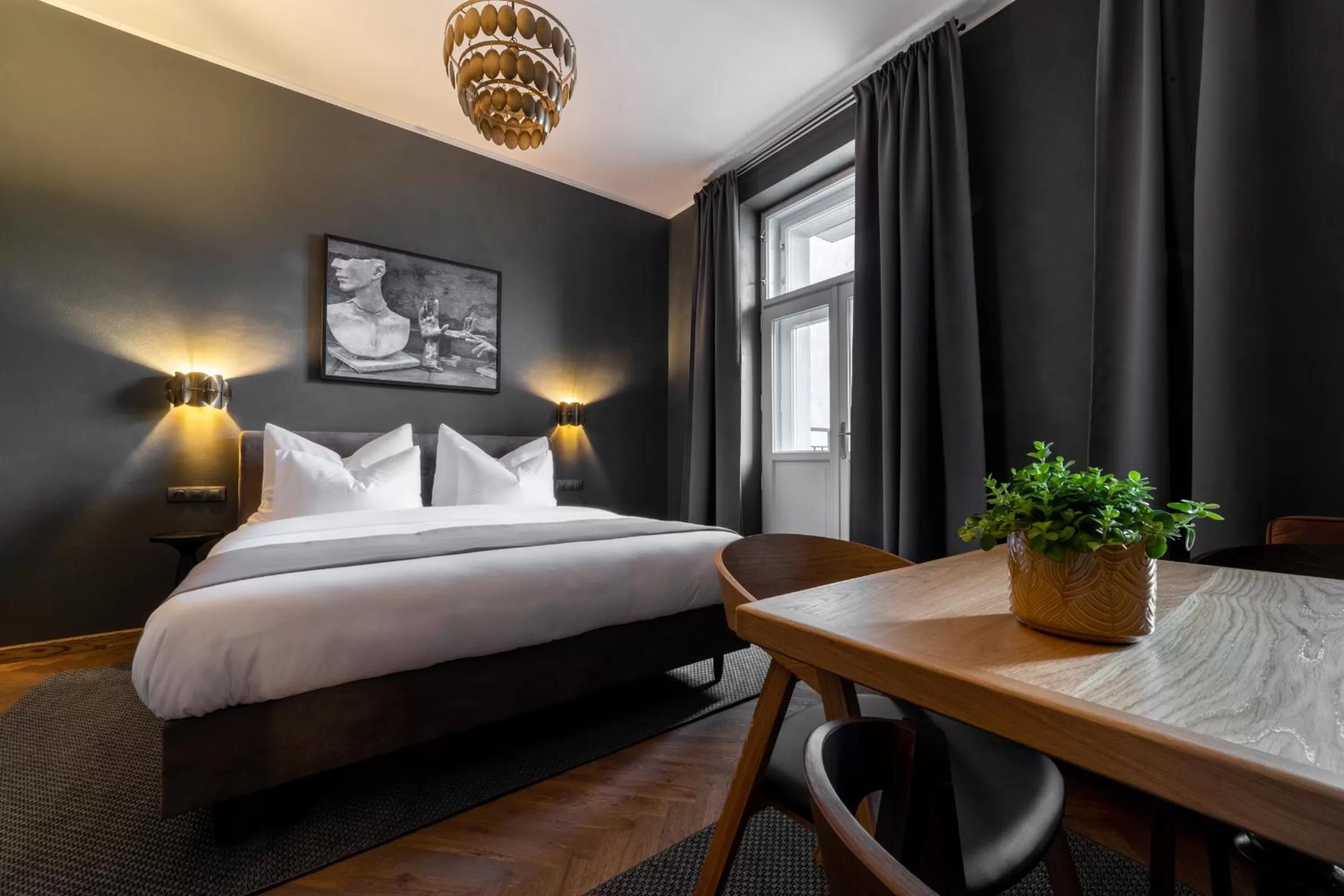 Bedroom, Bed in The Viaduct - Suites & More