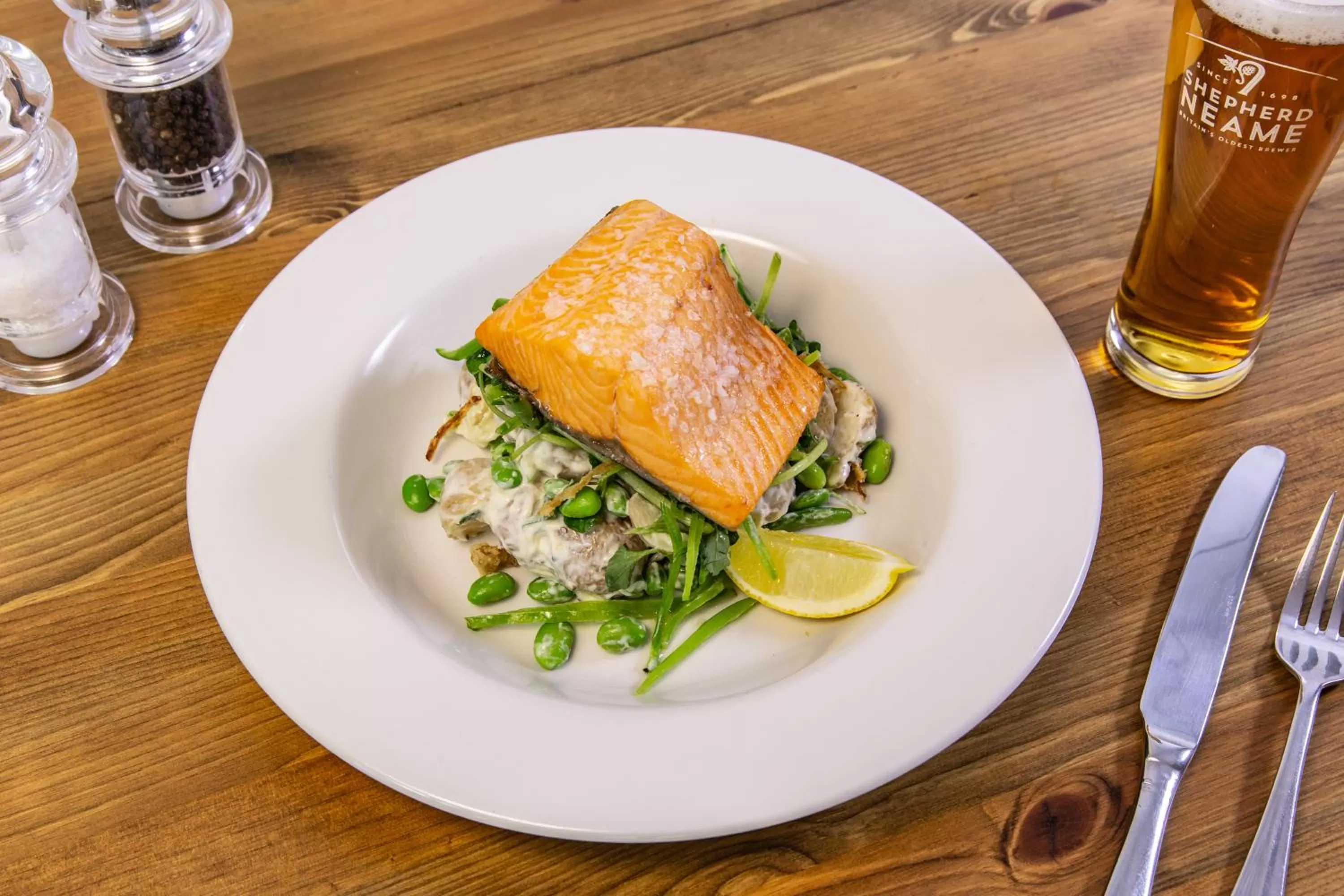 Food and drinks in The Ostrich Inn Colnbrook London Heathrow