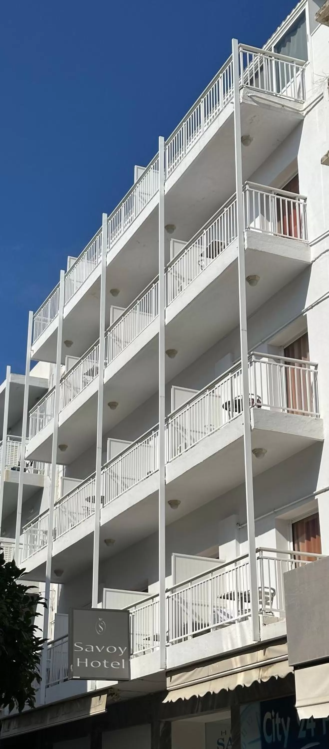 Breakfast in Savoy City Hotel