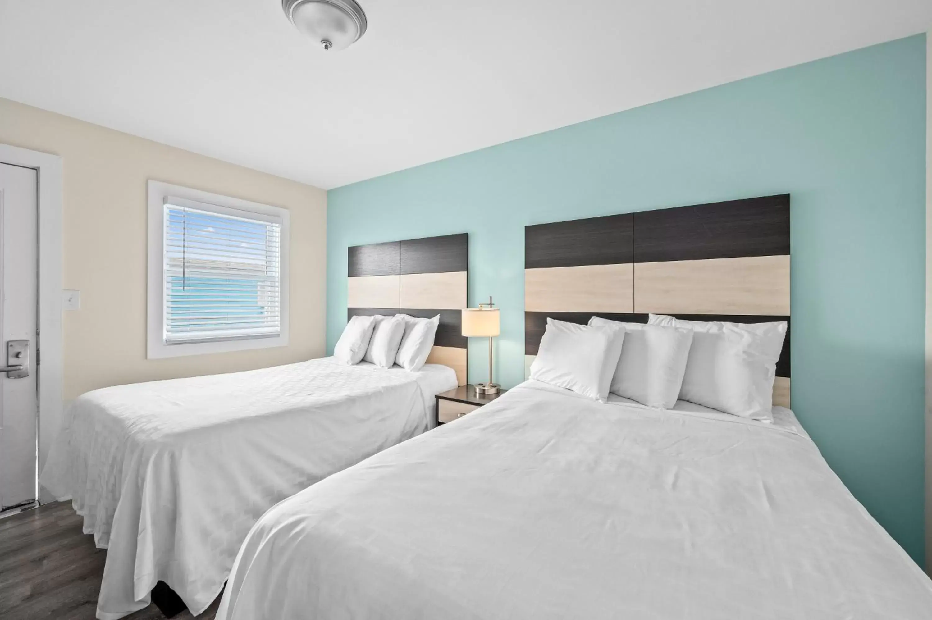 Standard Room with Two Double Beds in Madison Beach Motel Standard Room with Two Double Beds in Madison Beach Motel