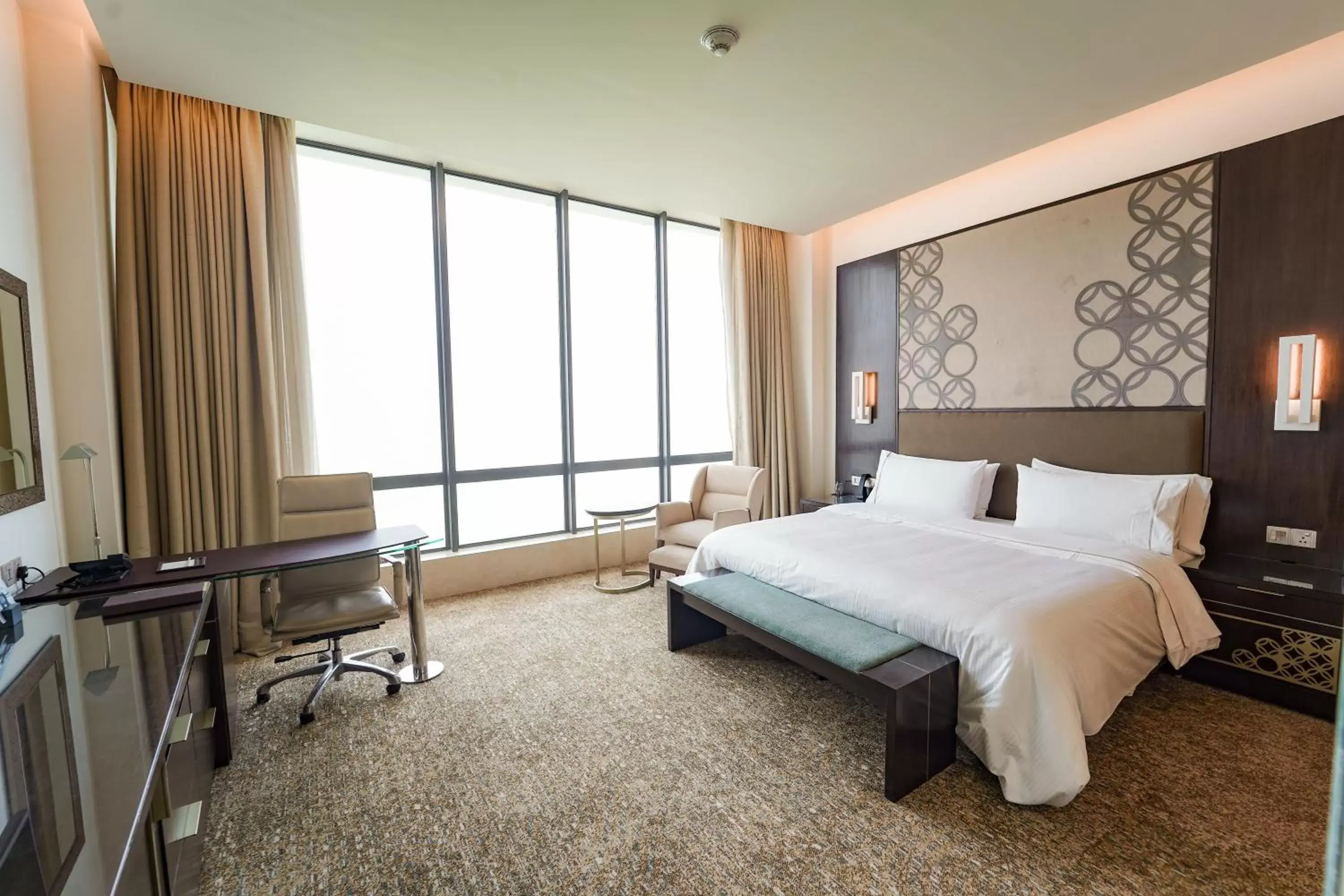 Lake View King Room with Bathtub in The Westin Kolkata Rajarhat Lake View King Room with Bathtub in The Westin Kolkata Rajarhat