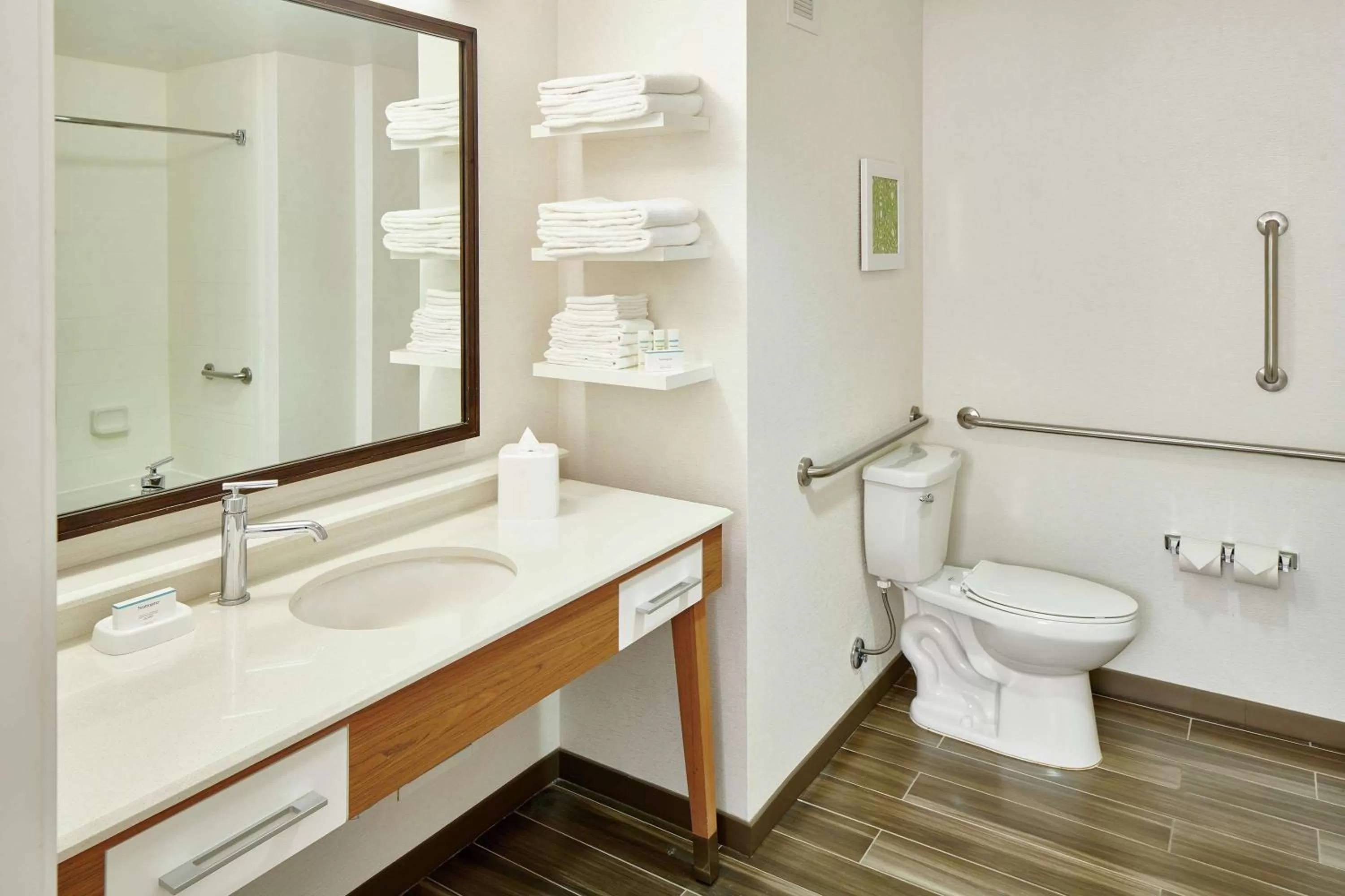 Shower in Hampton Inn & Suites Oahu Kapolei - FREE Parking - No Resort Fee