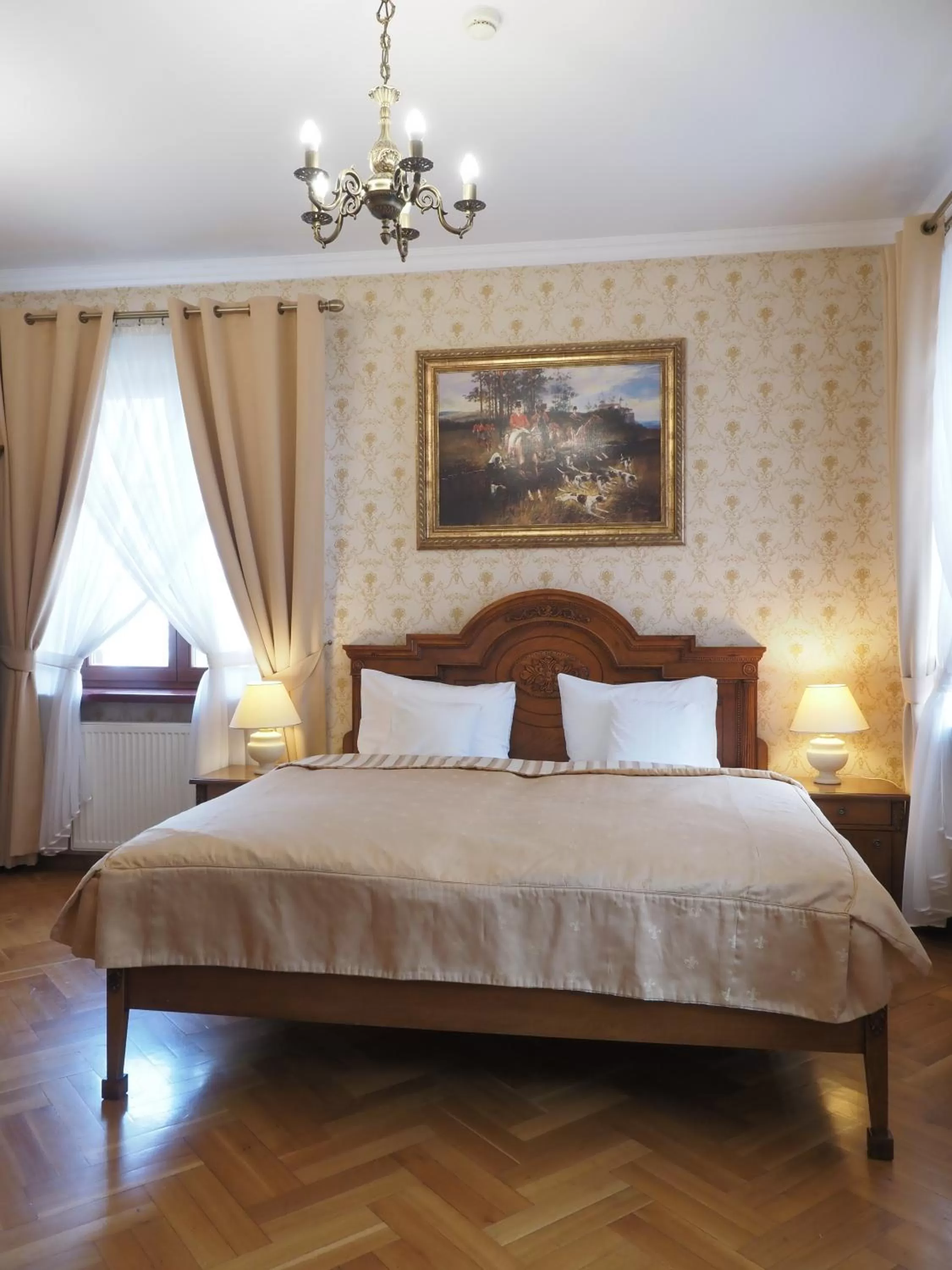 Bedroom, Bed in Hotel Sarmata Zespół Dworski