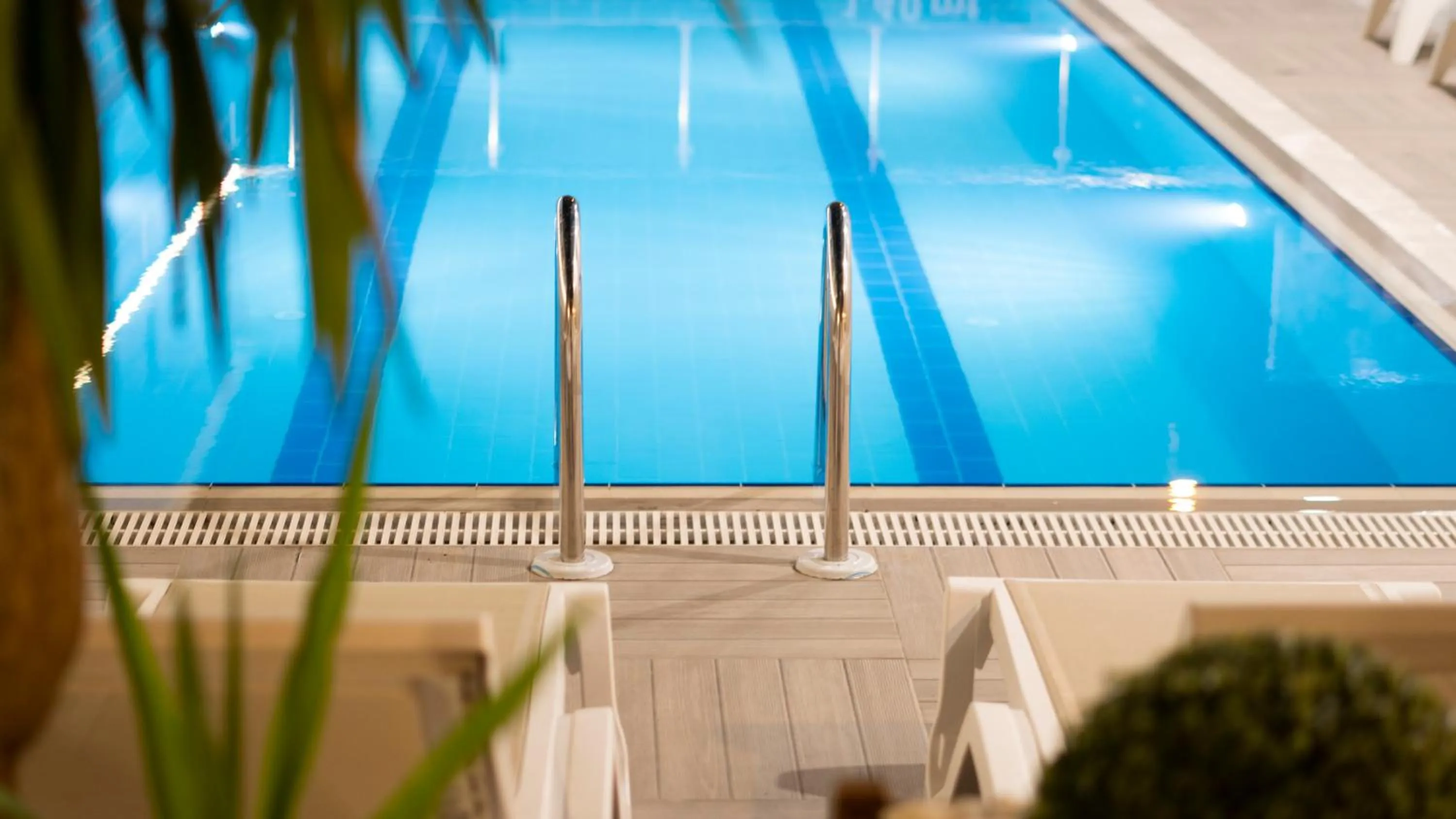 Swimming pool in OPERA Hotel Antalya