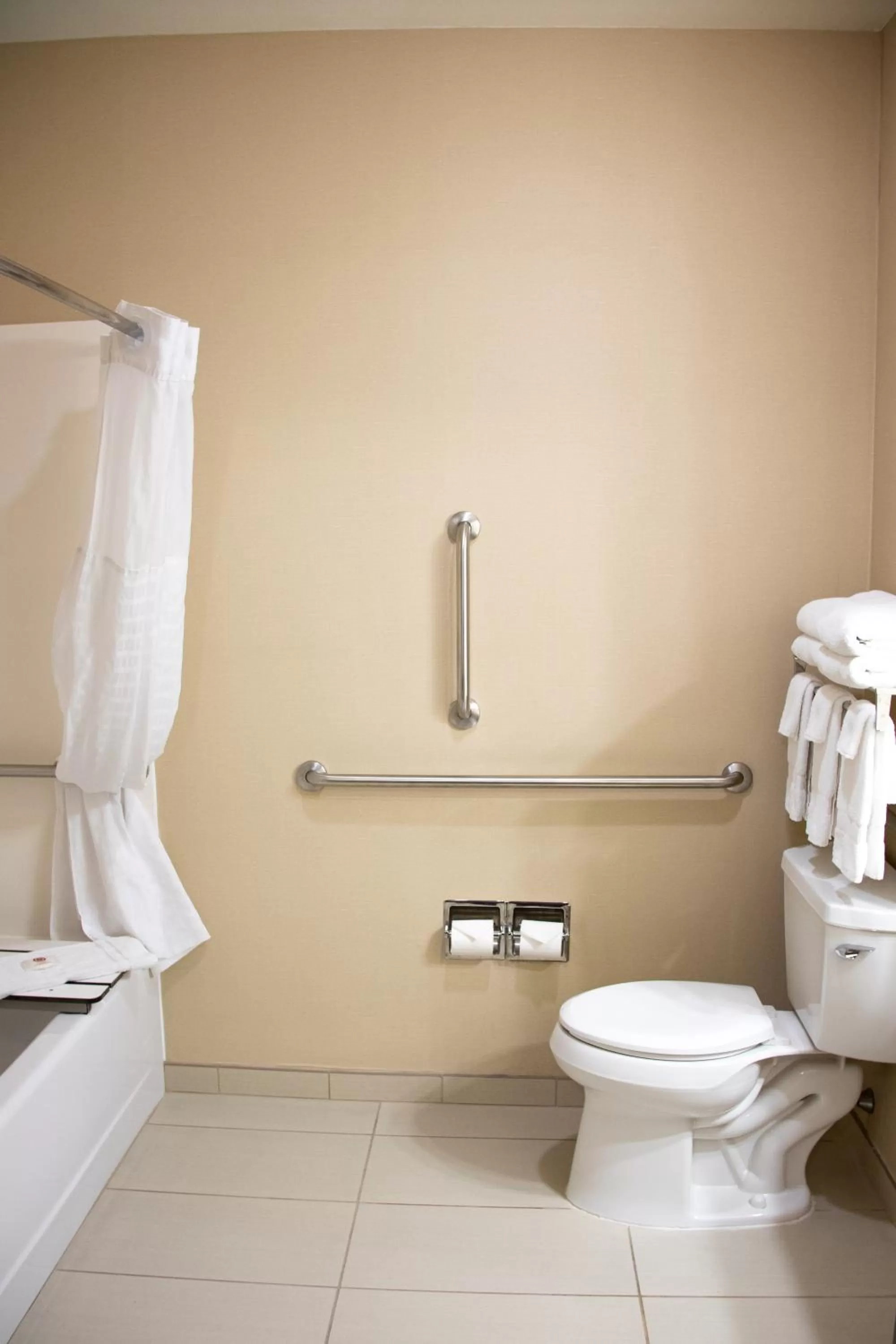 Shower in Comfort Inn Sioux City South