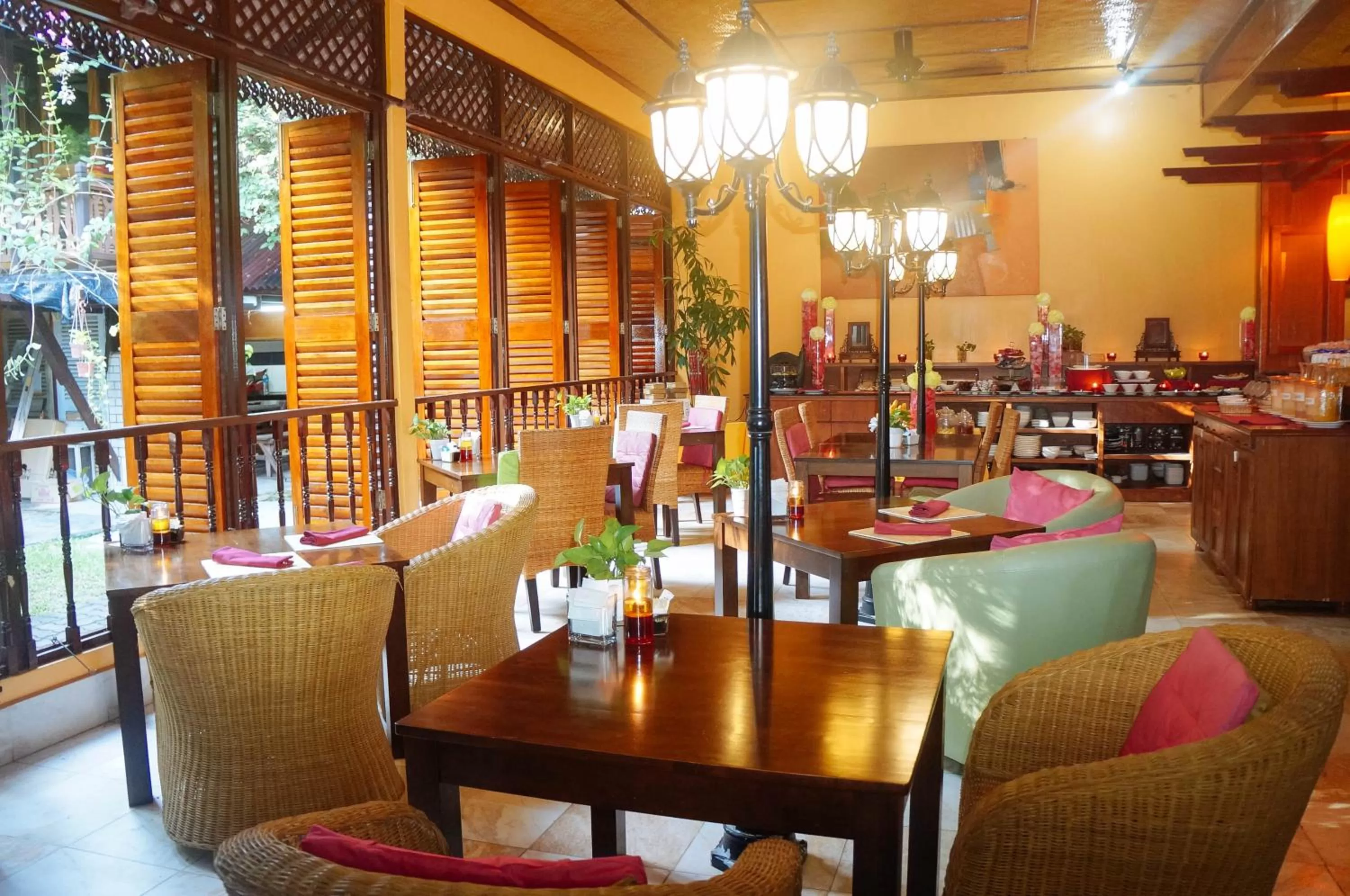 Restaurant/places to eat in Villa Molek