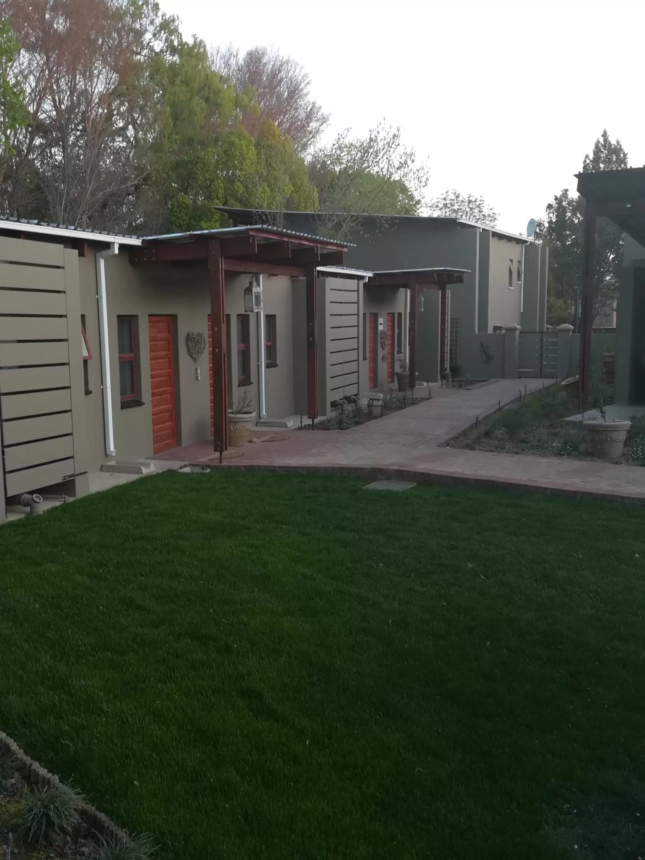 Garden in Tranquil House B&B @ 121 Berry St