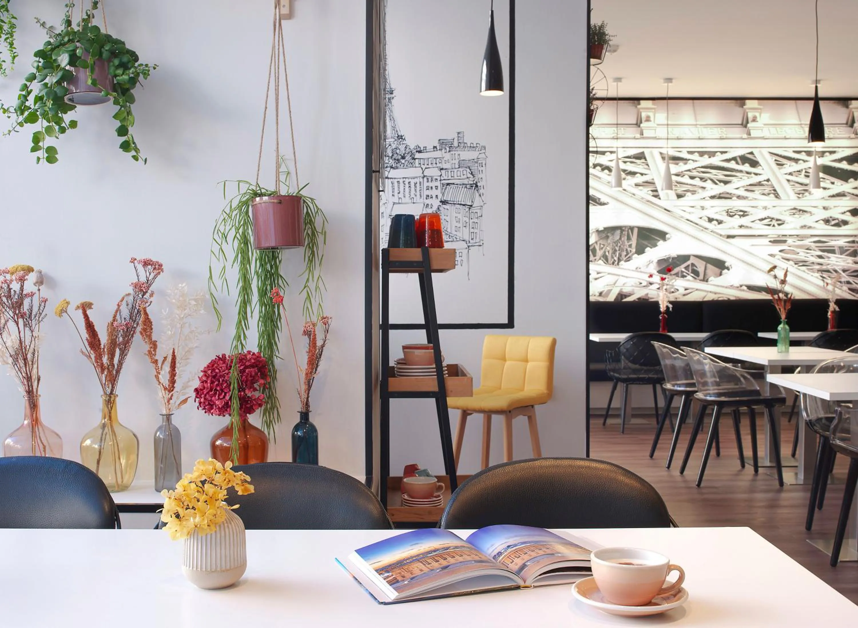 Restaurant/places to eat in Hotel Paris Opera Affiliated by Meliá