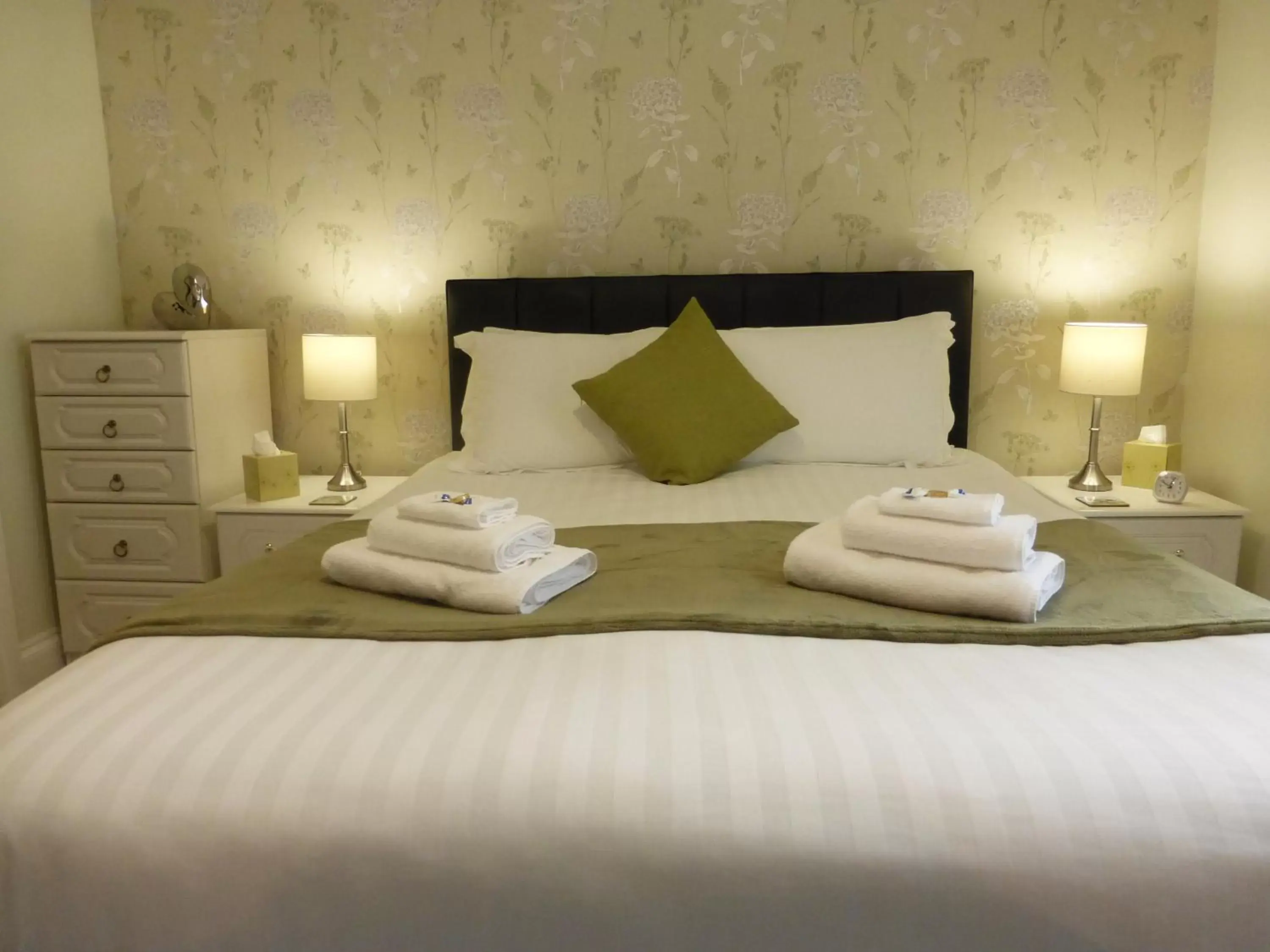 Deluxe King Room in Blenheim House Deluxe King Room in Blenheim House